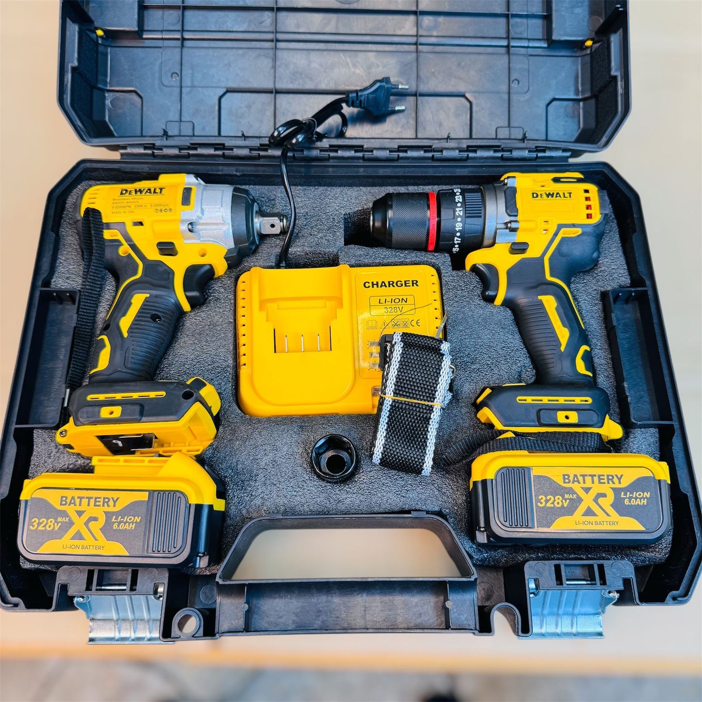 DeWalt 2in1 Cordless Drill Impact Wrench Brushless Kit Galaxiee
