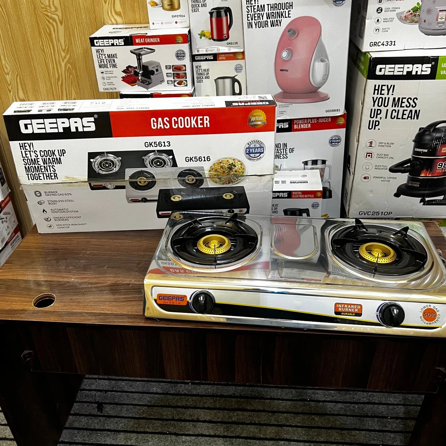 Geepas Gas Cooker GK5616 & GK5613 - Buy Online Pakistan | Galaxiee.com