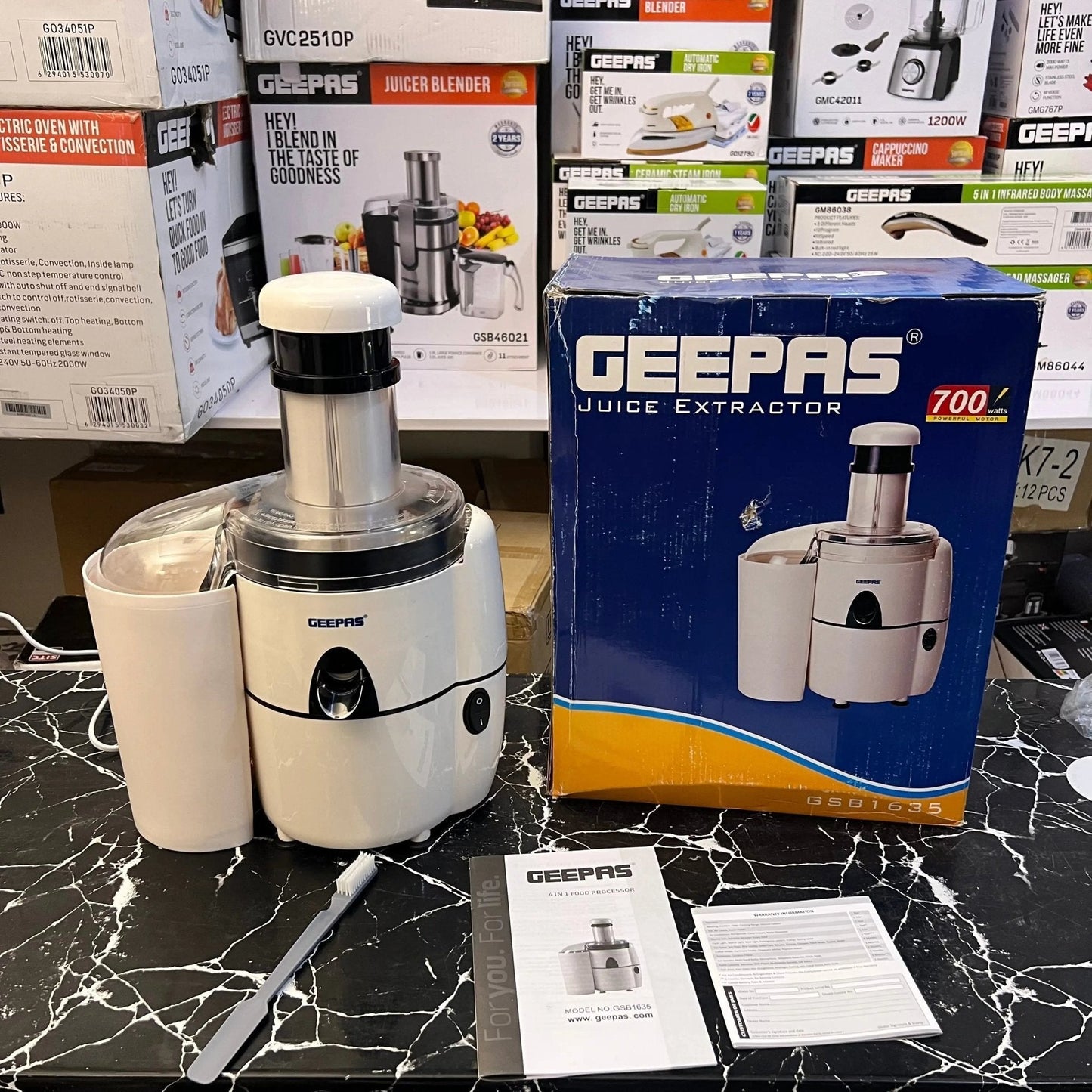 Geepas Juice Extractor GSB1635 - Galaxiee.com