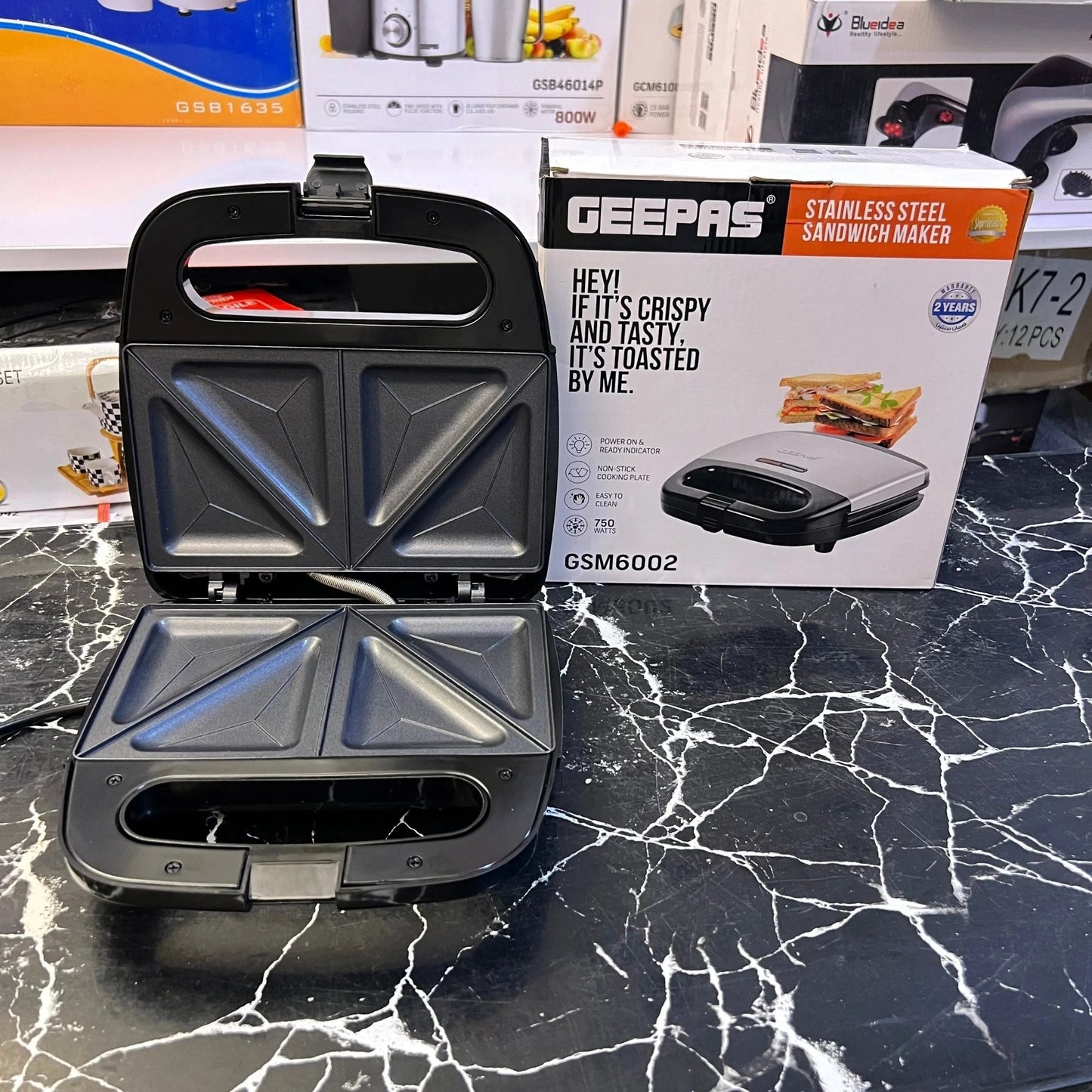 Geepas Stainless Steel Sandwich Maker GSM6002 - Galaxiee.com