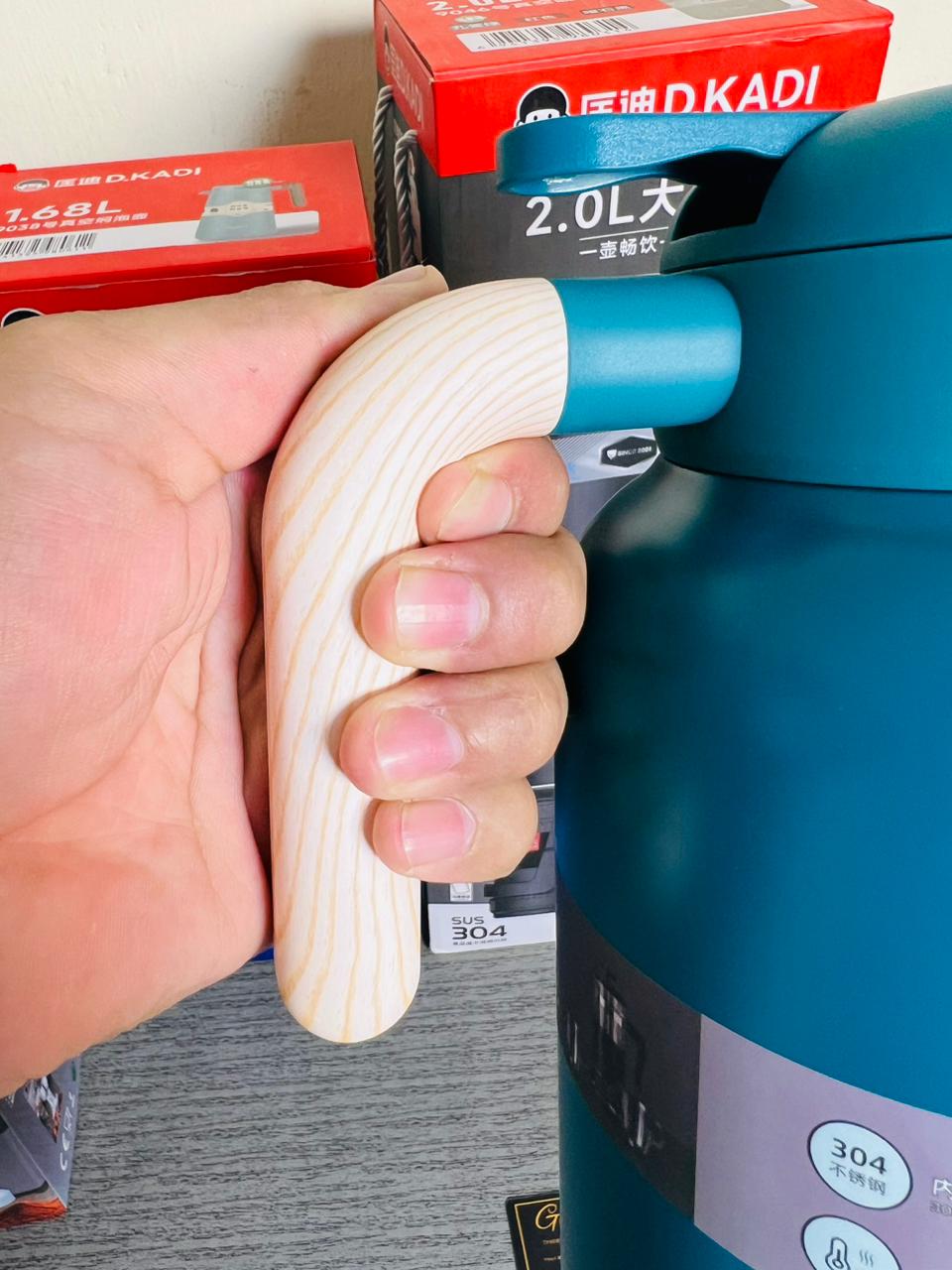 Imported Akadi 2000ml Thermos - Galaxiee.comThermos