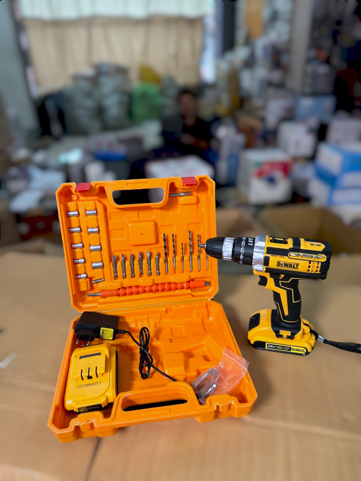 deWalt Drill Set AND SCREW DRIVER