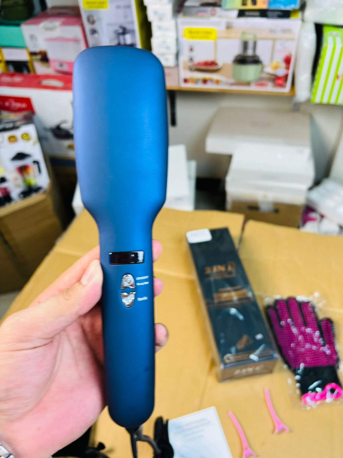 GlossyGlow 2-in-1 Ionic Hair Brush – Straighten & Style Instantly!
