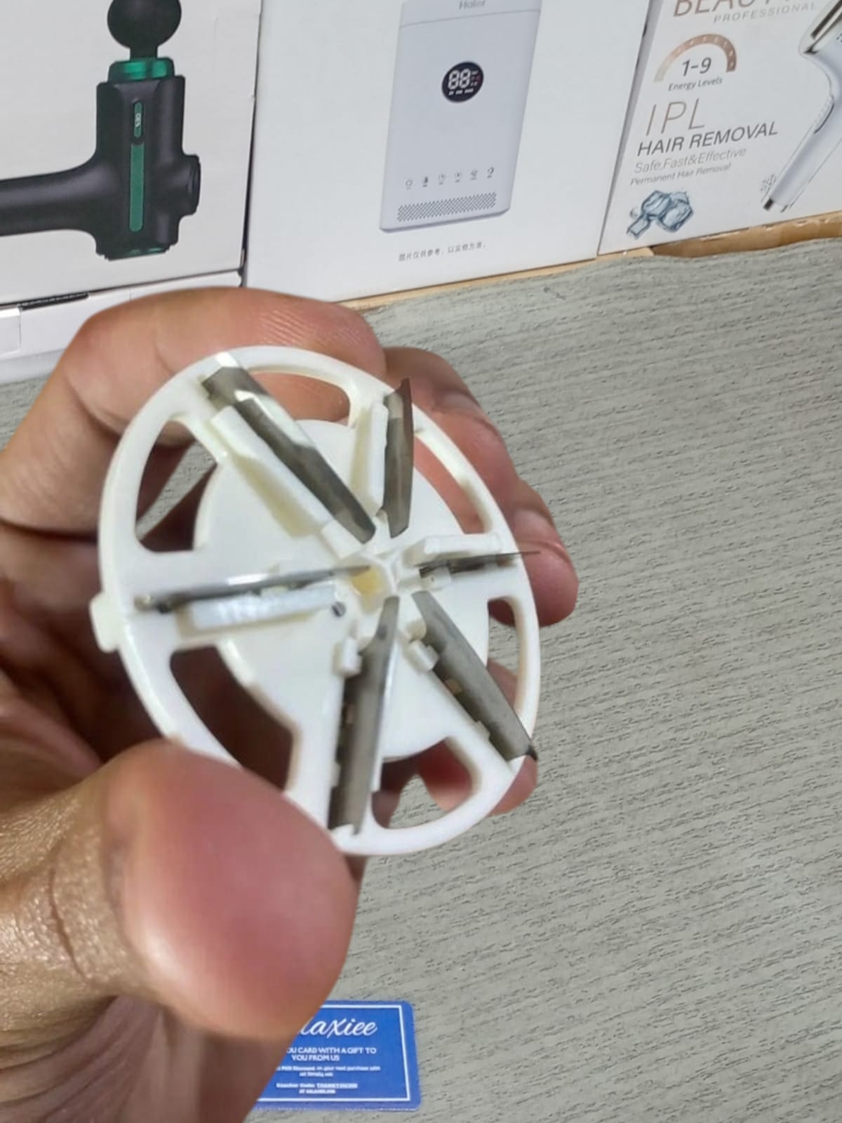 Rechargeable Fabric Shaver & Lint Remover | USB Charging | Safe Blade Design