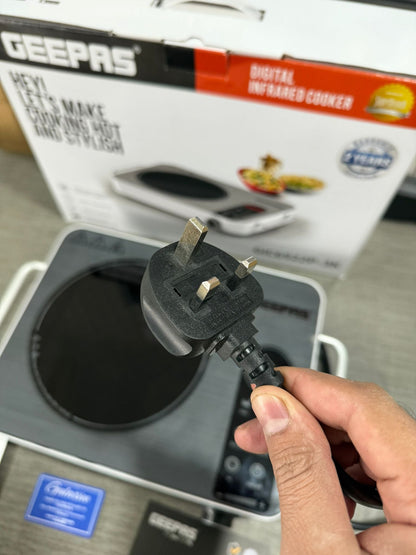 Geepas GIC6922P-3K Infrared Cooker 3000W Digital | Galaxiee