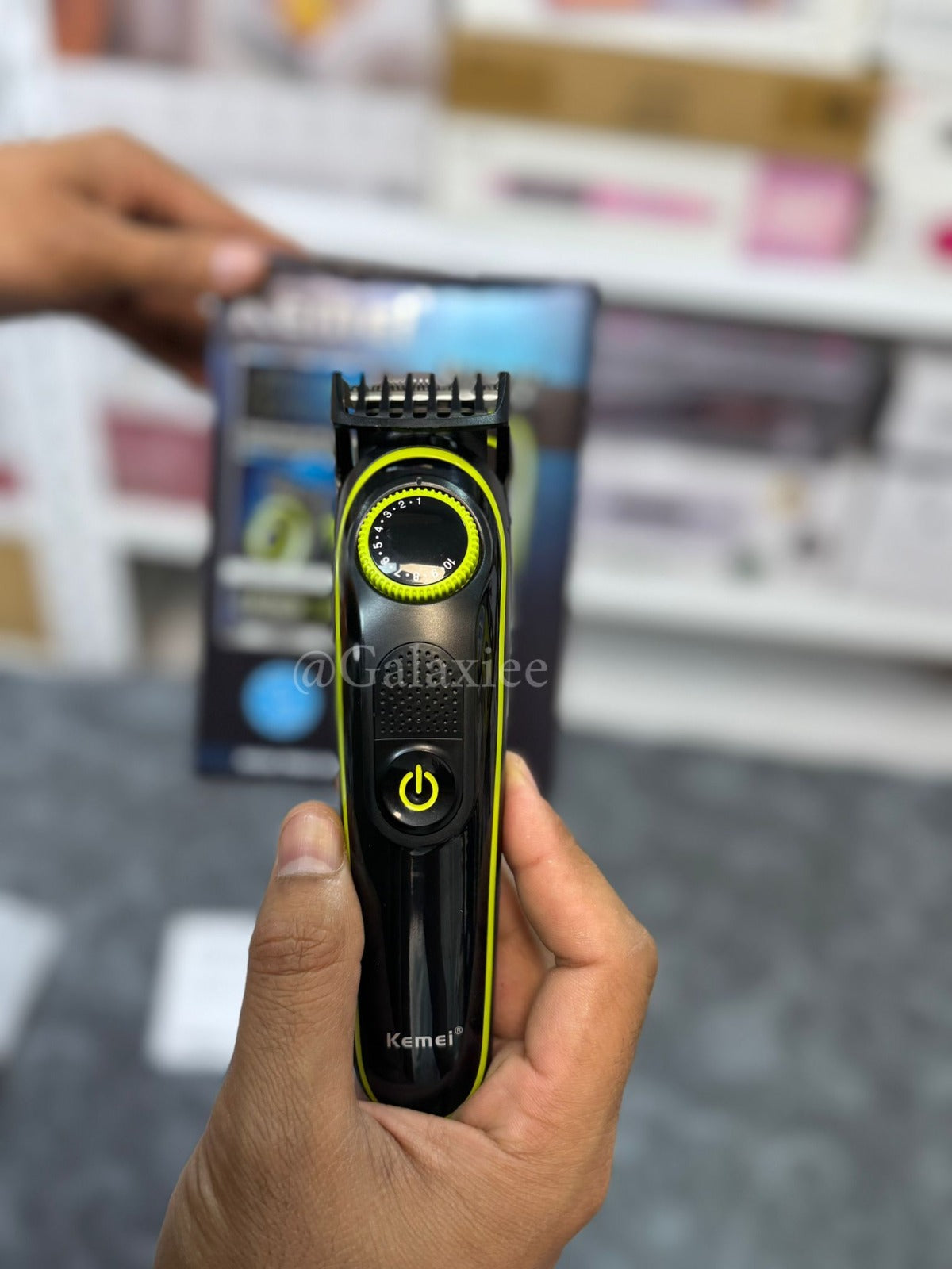 Kemei KM-691 Hair Beard Trimmer Cordless Grooming Kit Galaxiee