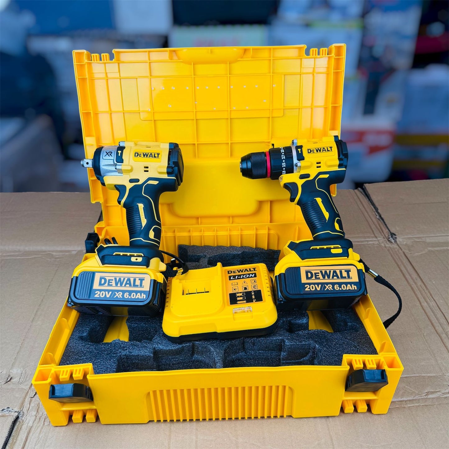 DeWalt 2-in-1 Drill & Impact Wrench Set (Czech Republic)