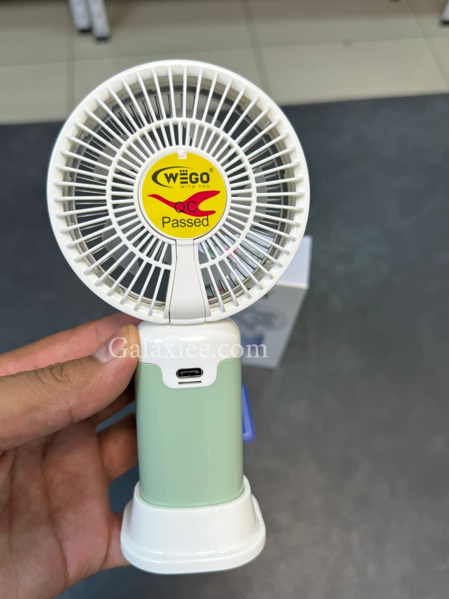 WEGO WG-2501 Mini Fan Rechargeable Portable Galaxiee