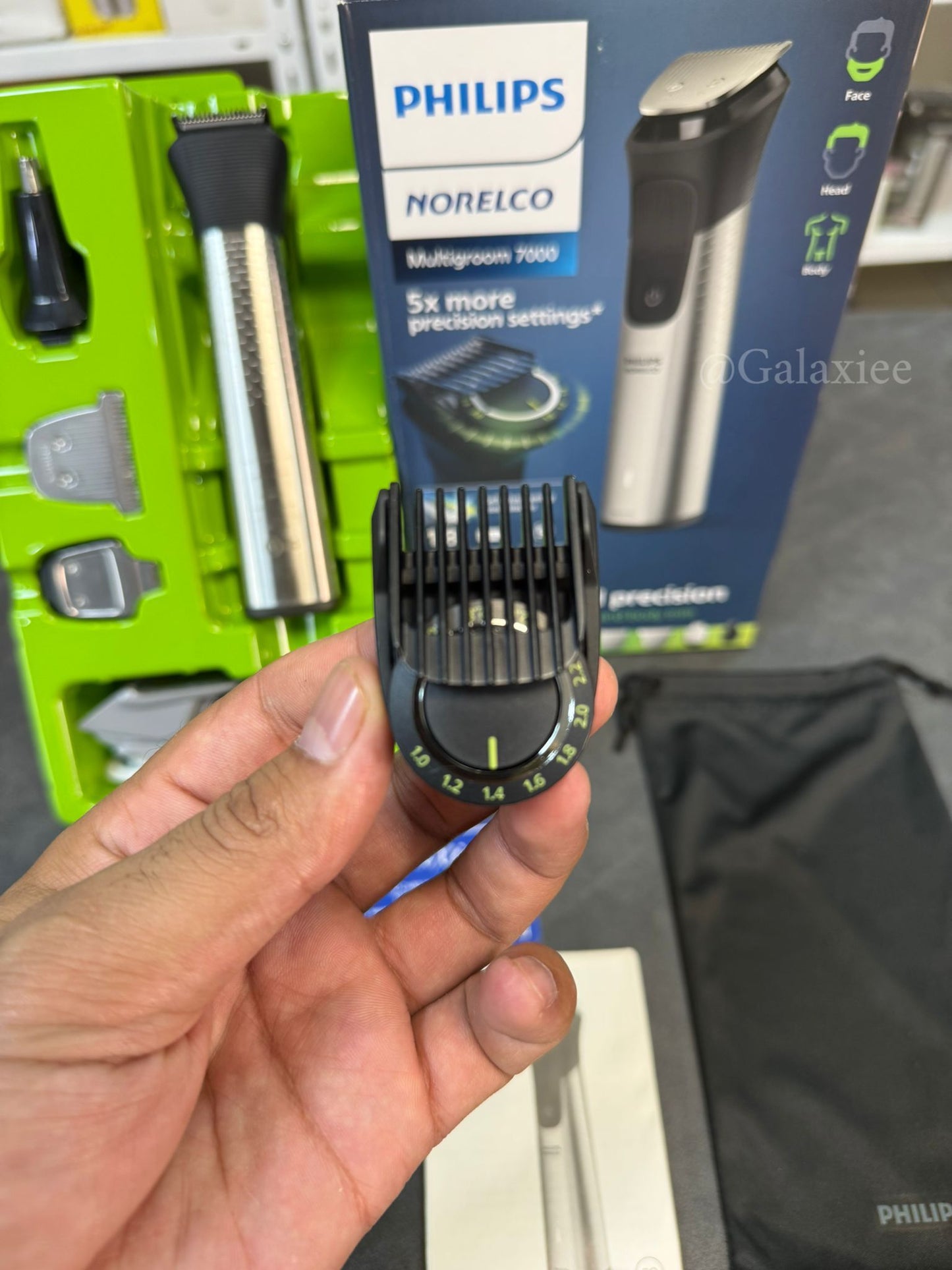 Philips Norelco Multigroom 7000 19-in-1 Trimmer Galaxiee