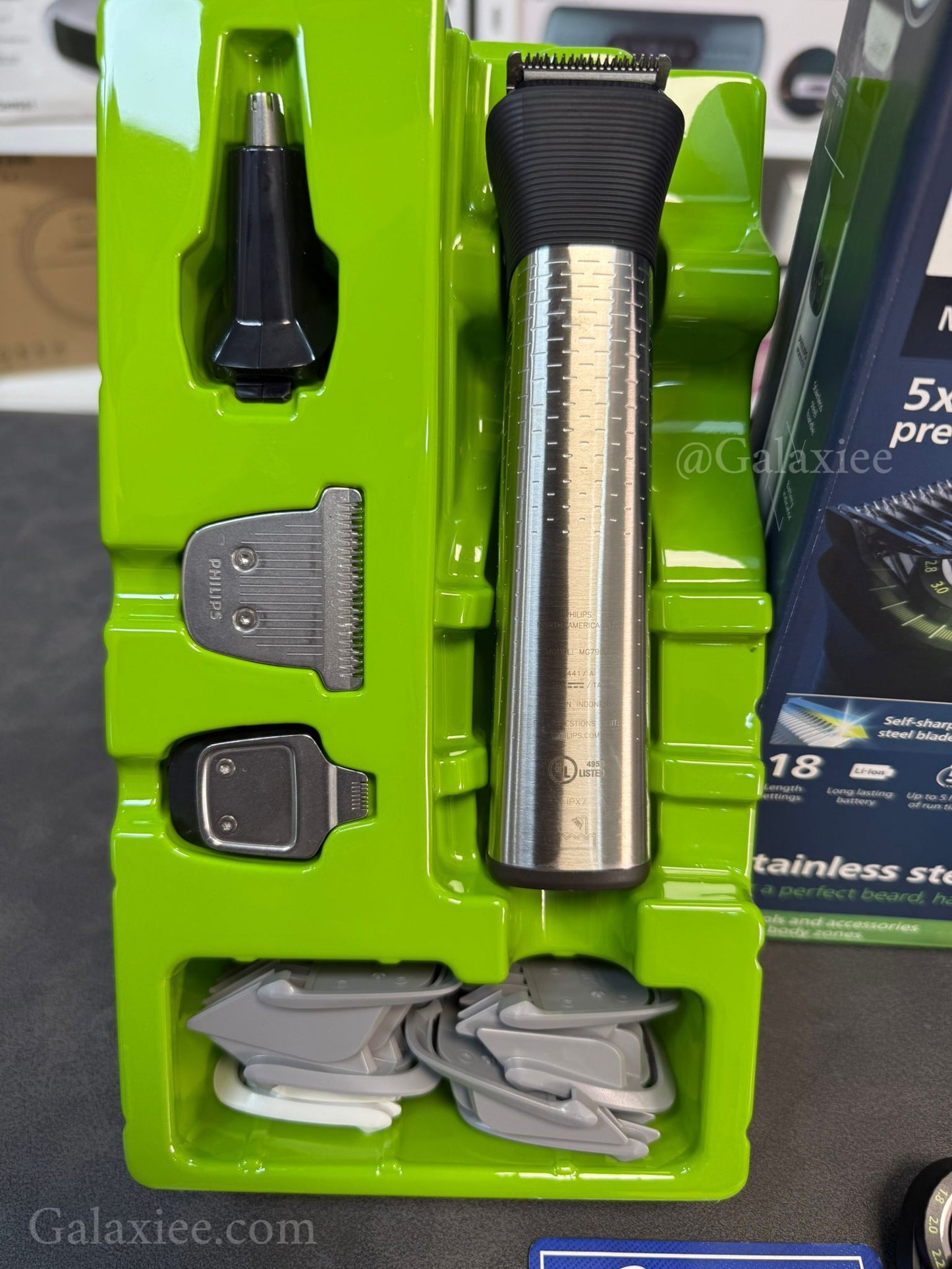 Philips Norelco Multigroom 7000 19-in-1 Trimmer Galaxiee