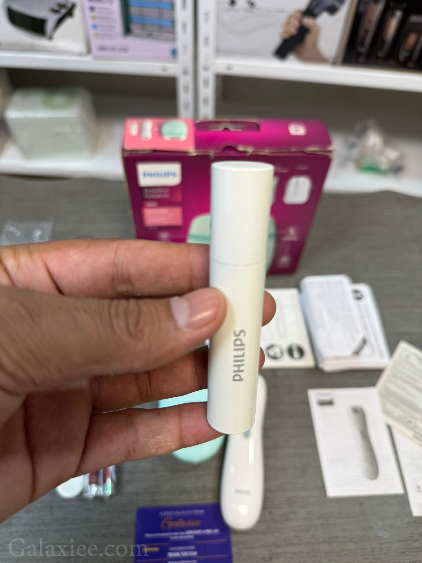 Philips 4000 Epilator with Precision Trimmer Galaxiee