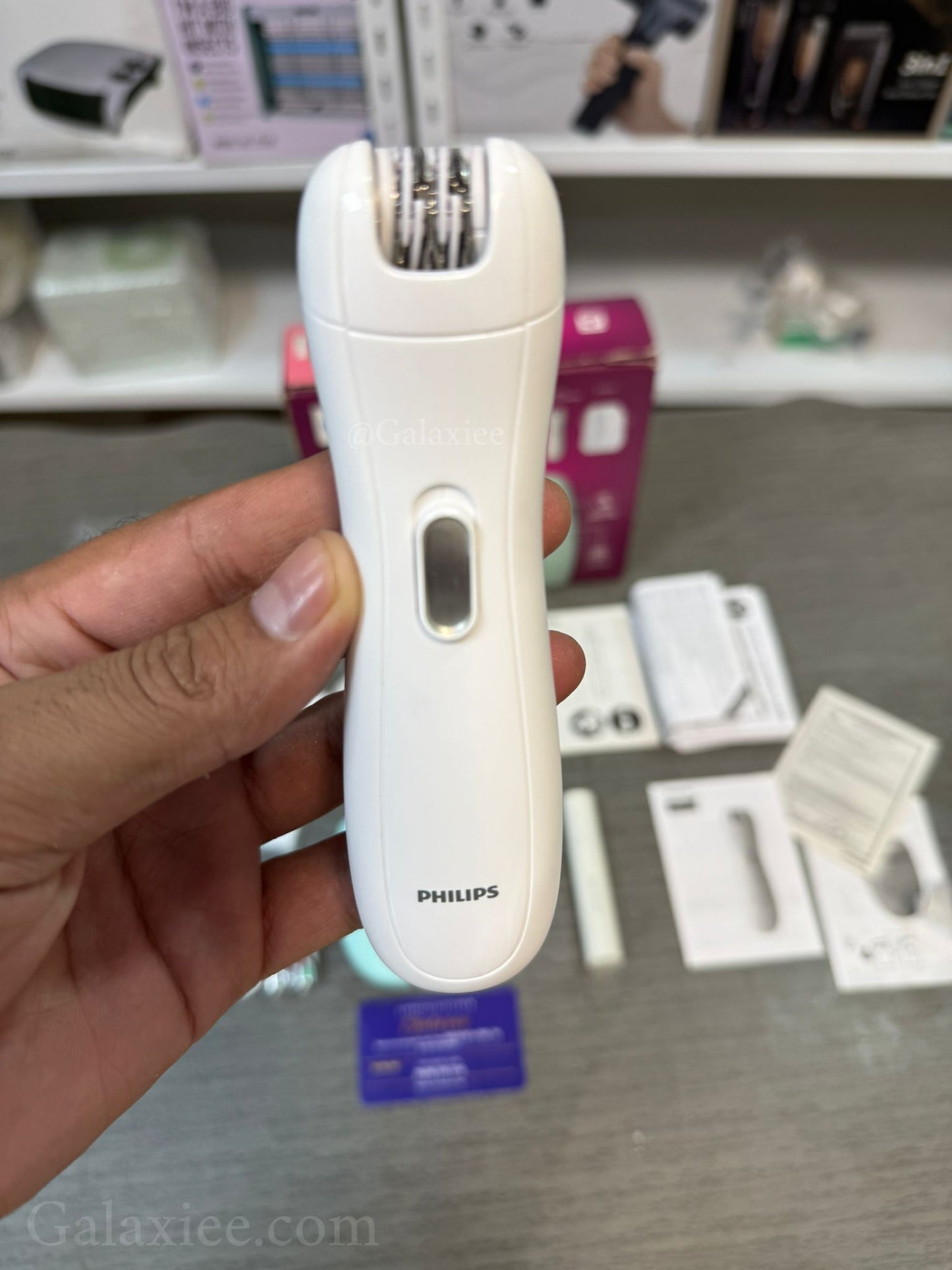 Philips 4000 Epilator with Precision Trimmer Galaxiee