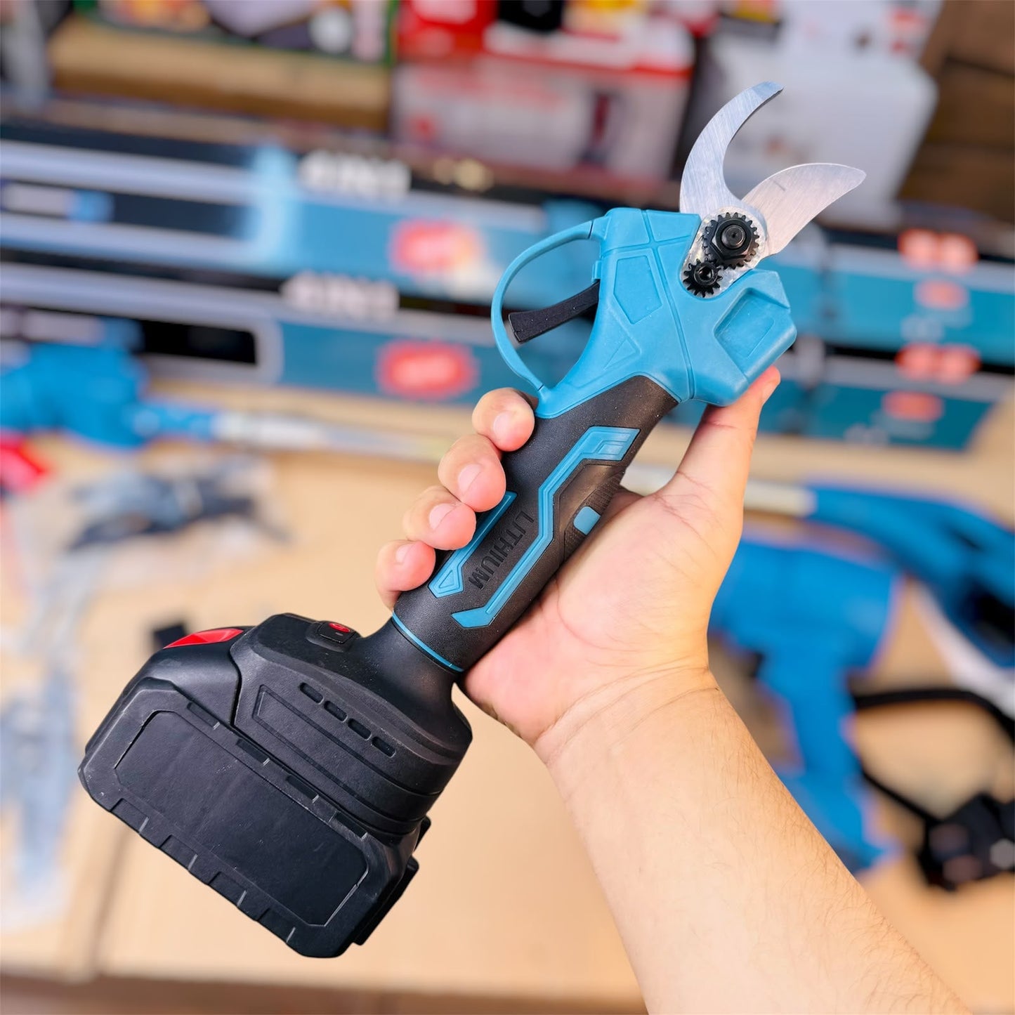 Cordless garden tools set charger and accessories