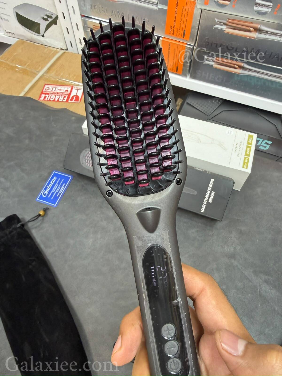 Digital Hair Straightening Brush with Temperature Display – Galaxiee
