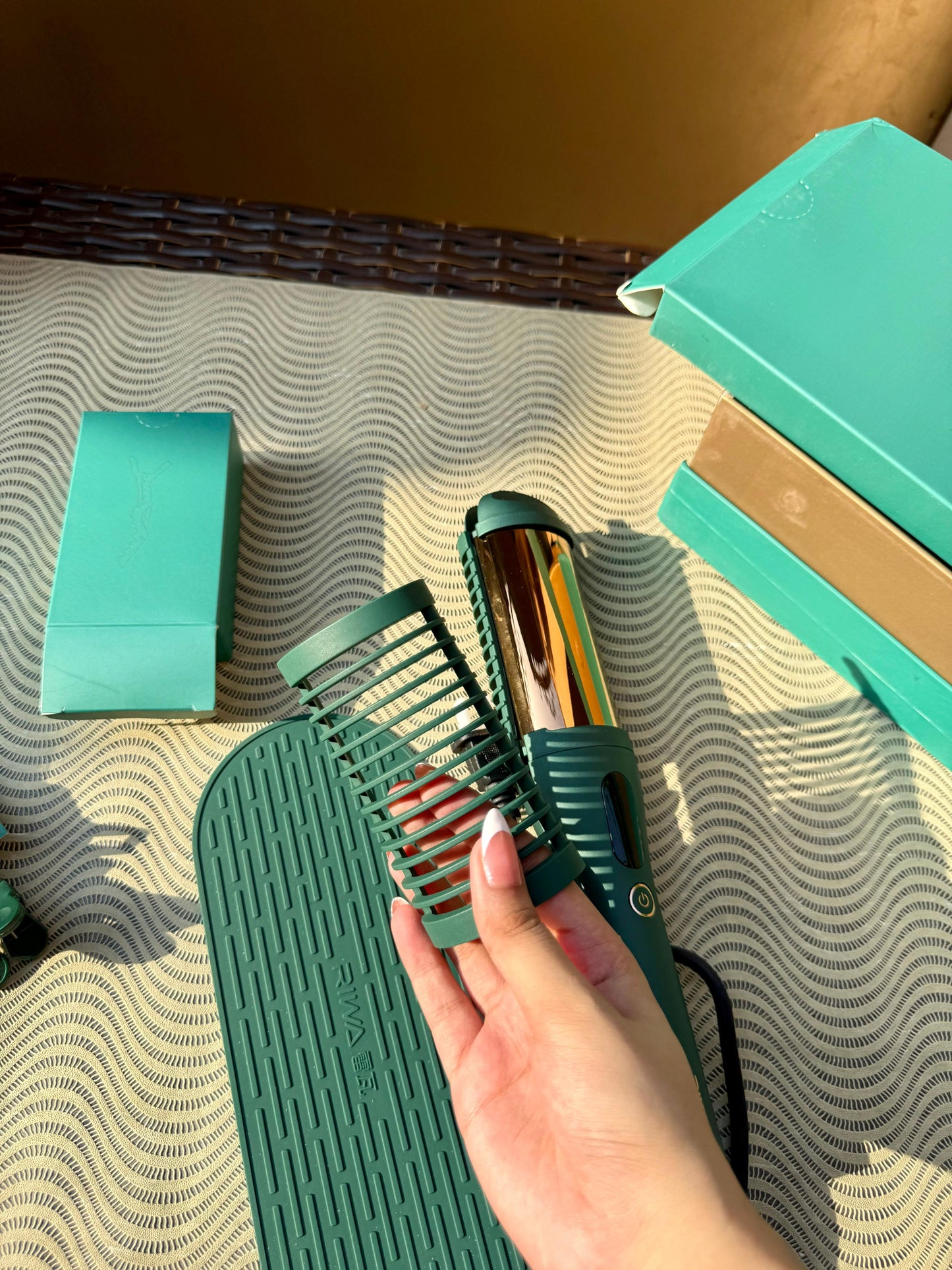 RIWA 2-in-1 Professional Hair Curler & Straightener