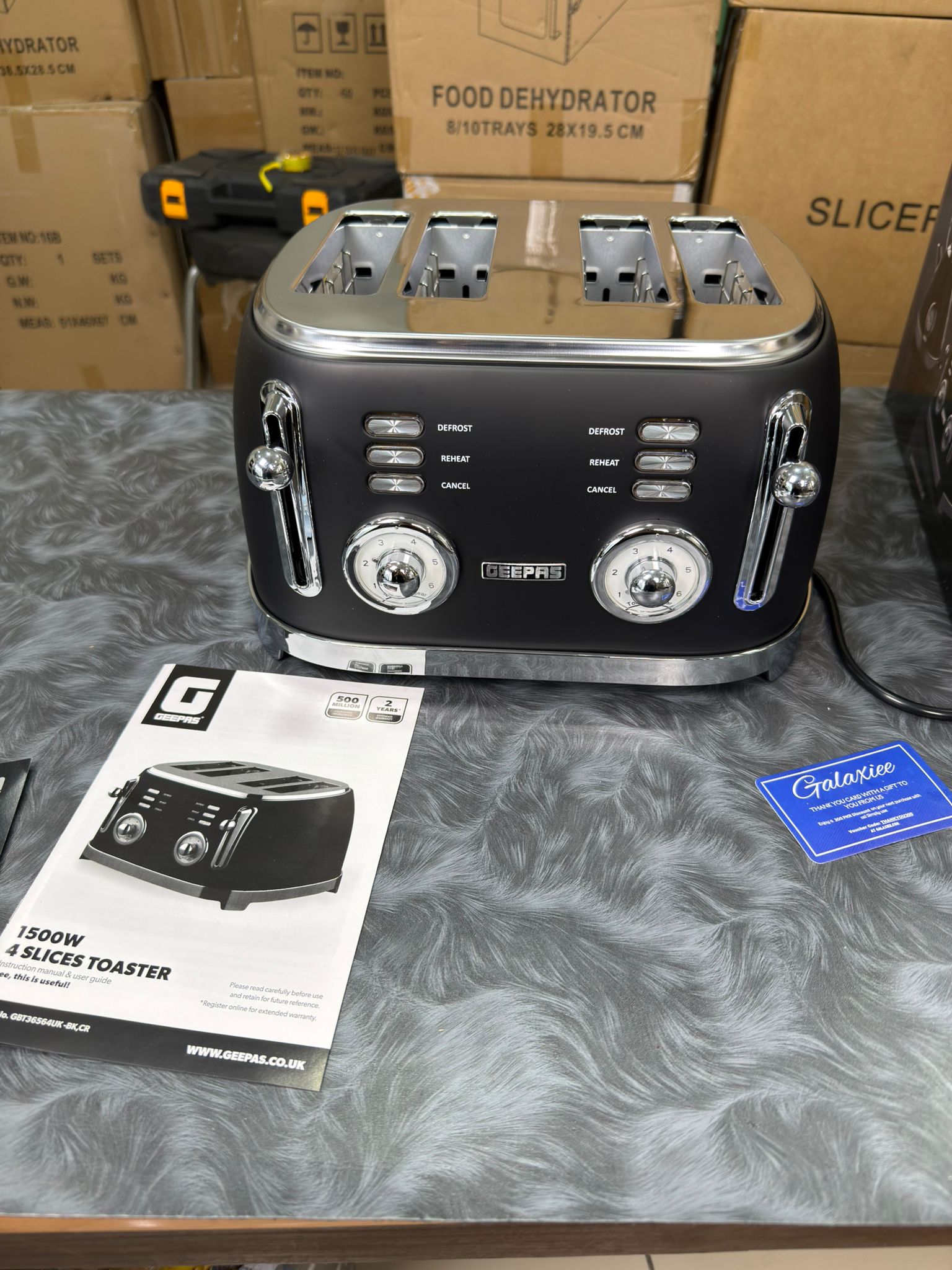 Classic 4-Slice Vintage Bread Toaster – Fast Even Toasting | Retro Kitchen Toaster - Buy Online Pakistan | Galaxiee.com