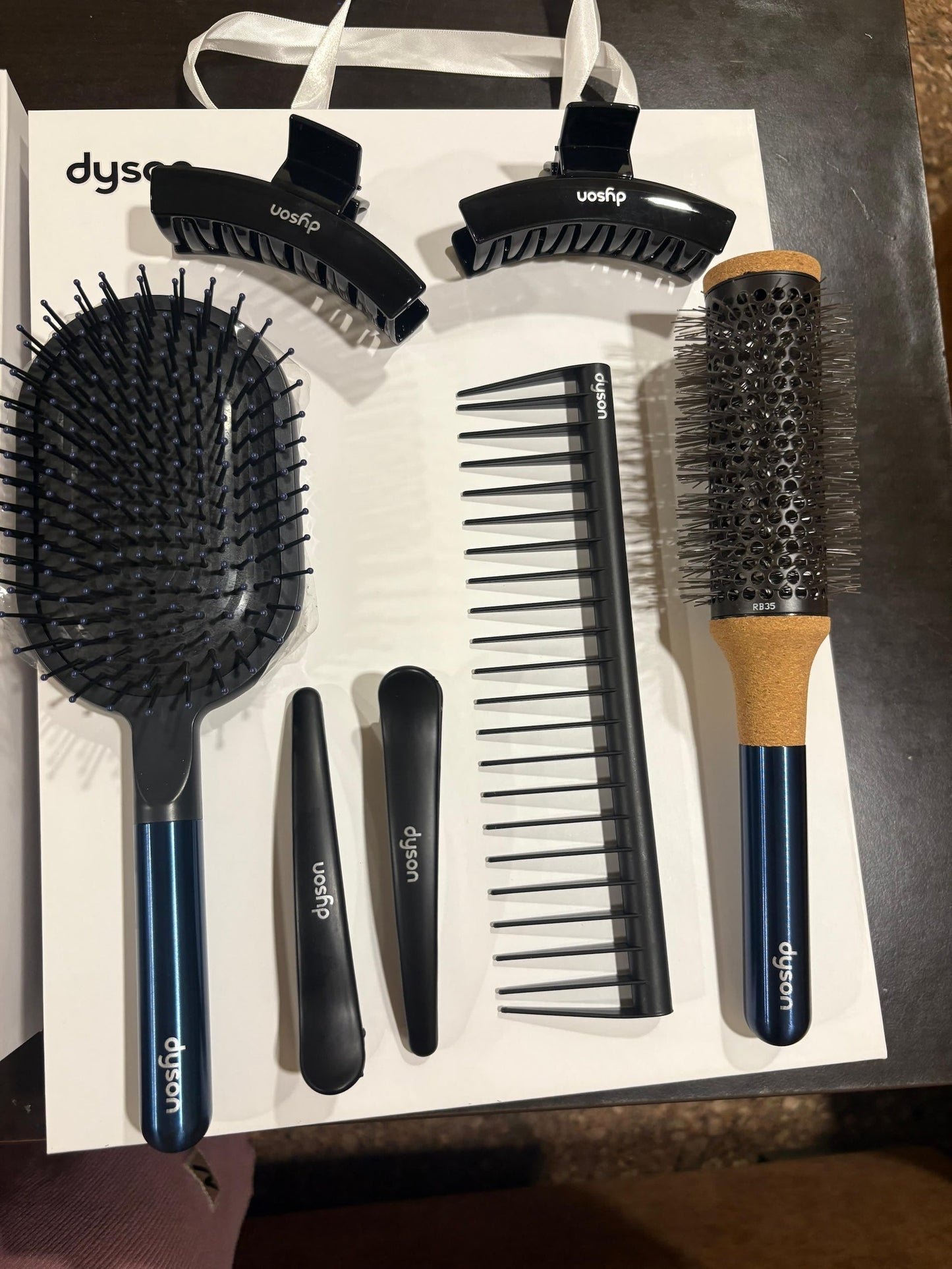 Dyson Styling Gift Box Salon experience at home