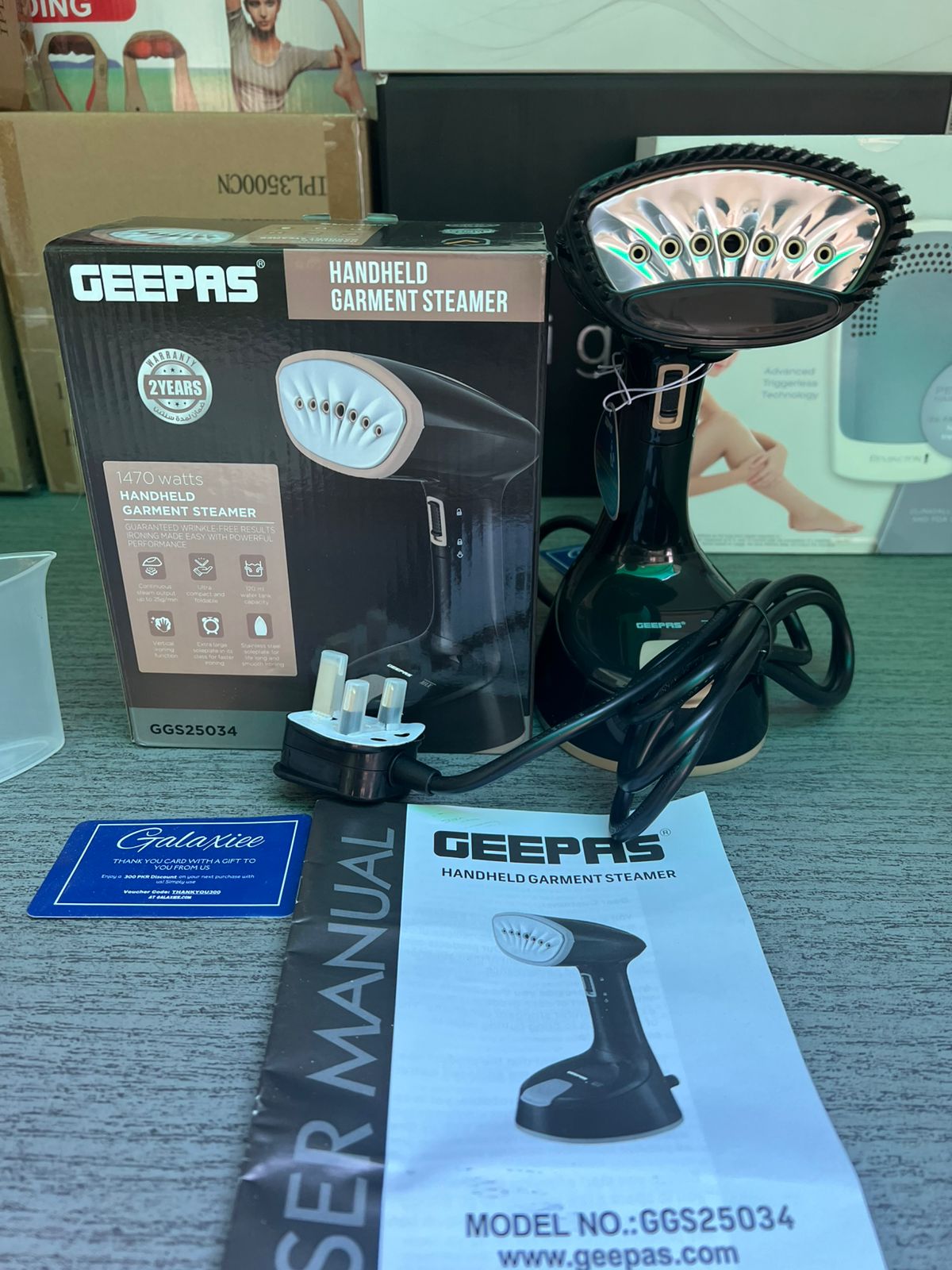 GEEPAS 1470W Handheld Garment Steamer-25034 - Buy Online Pakistan | Galaxiee.com
