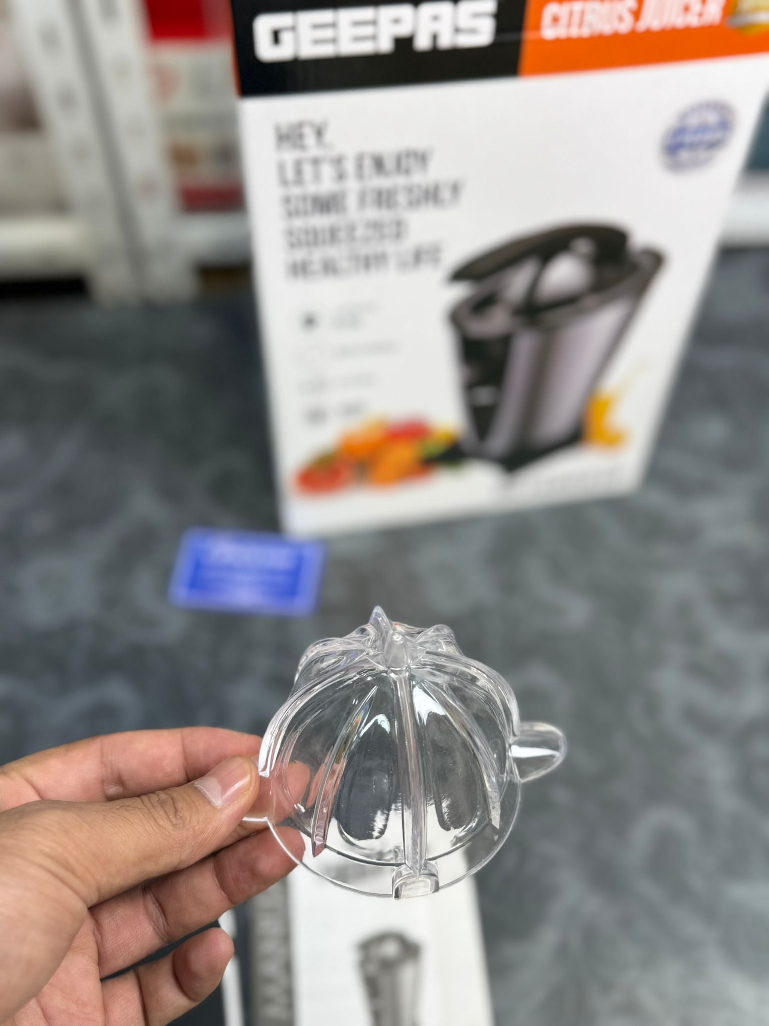 Geepas 600W Citrus Juicer With Handle GCJ46021P - Buy Online Pakistan | Galaxiee.com