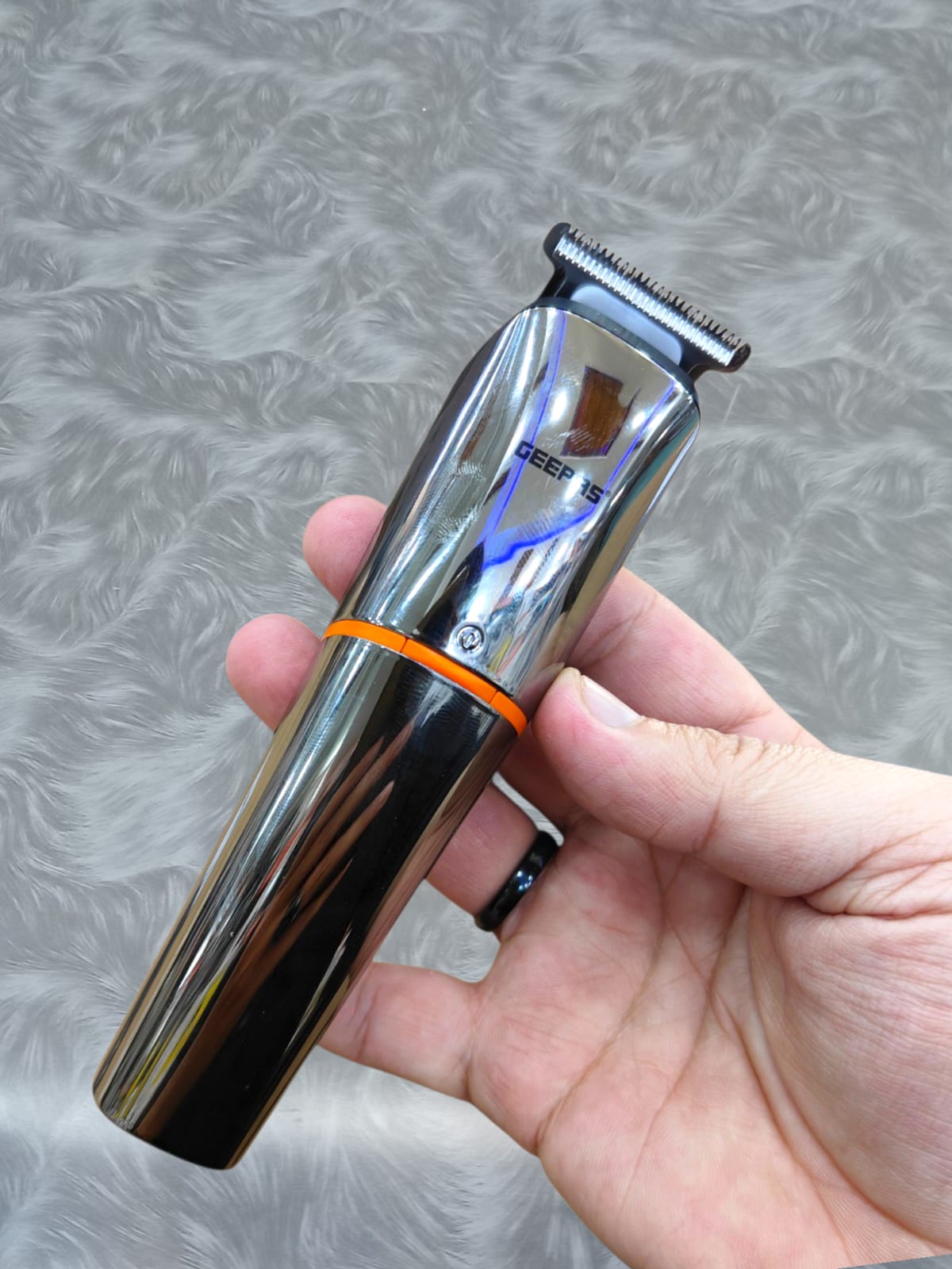 Geepas 9-in-1 Rechargeable Grooming Kit 56041 – Full Size Trimmer & Digital Display - Buy Online Pakistan | Galaxiee.com