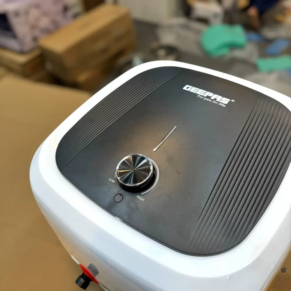 Geepas Electric Water Geyser – 15L & 30L Storage Heater | Fast Heating & Safety System - Buy Online Pakistan | Galaxiee.com