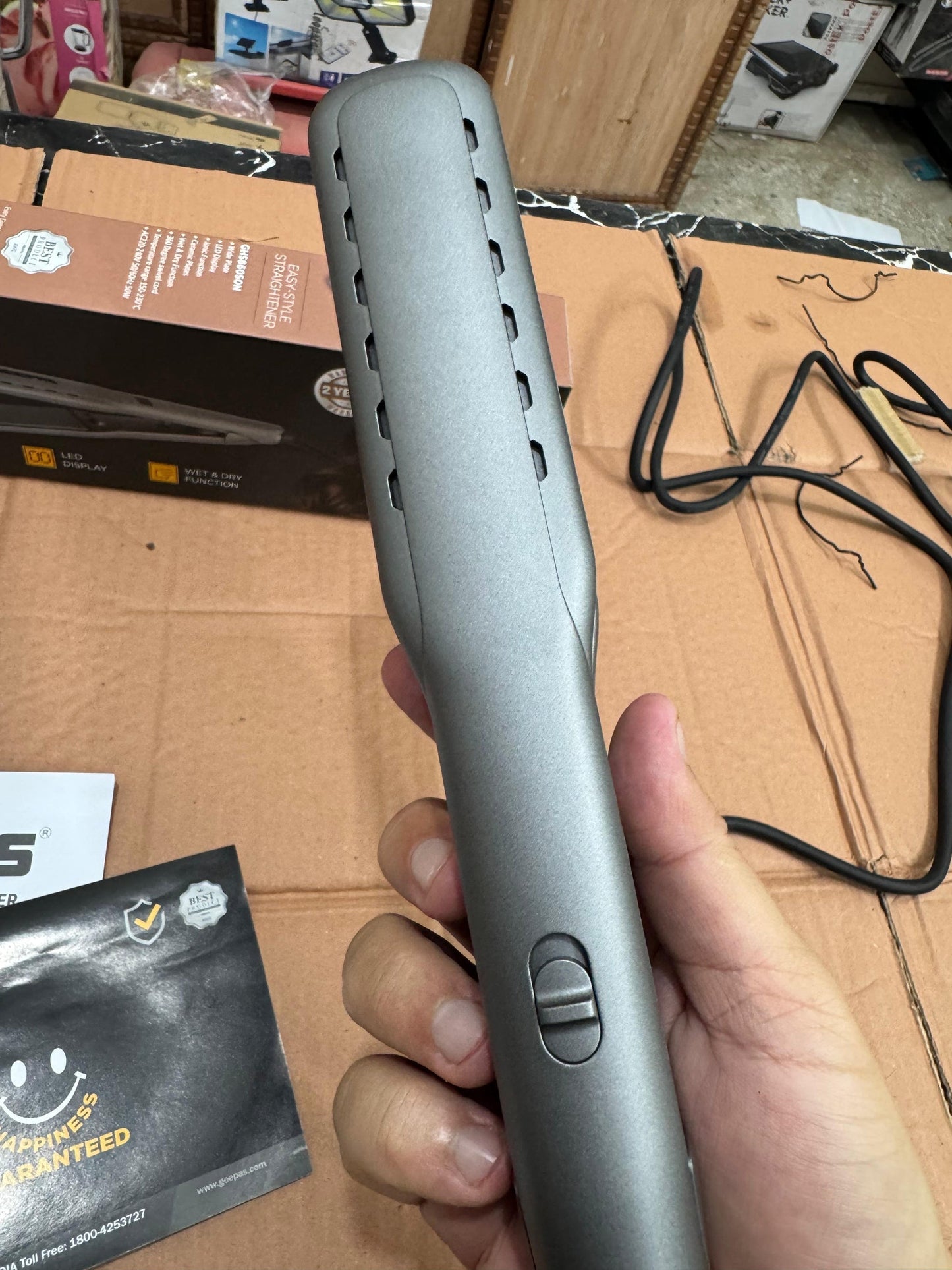 Geepas Professional Wet & Dry Hair Straightener GHS86050N – Ceramic Ionic Flat Iron with - Buy Online Pakistan | Galaxiee.com