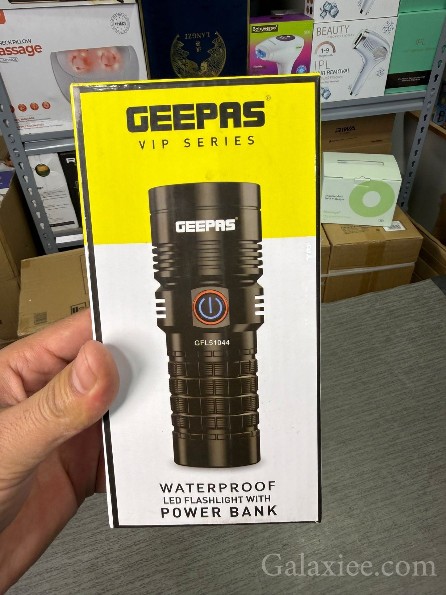 Geepas Waterproof LED Flashlight GFL51044 – 3000 Lumen, 10,000mAh Power Bank Torch - Buy Online Pakistan | Galaxiee.com