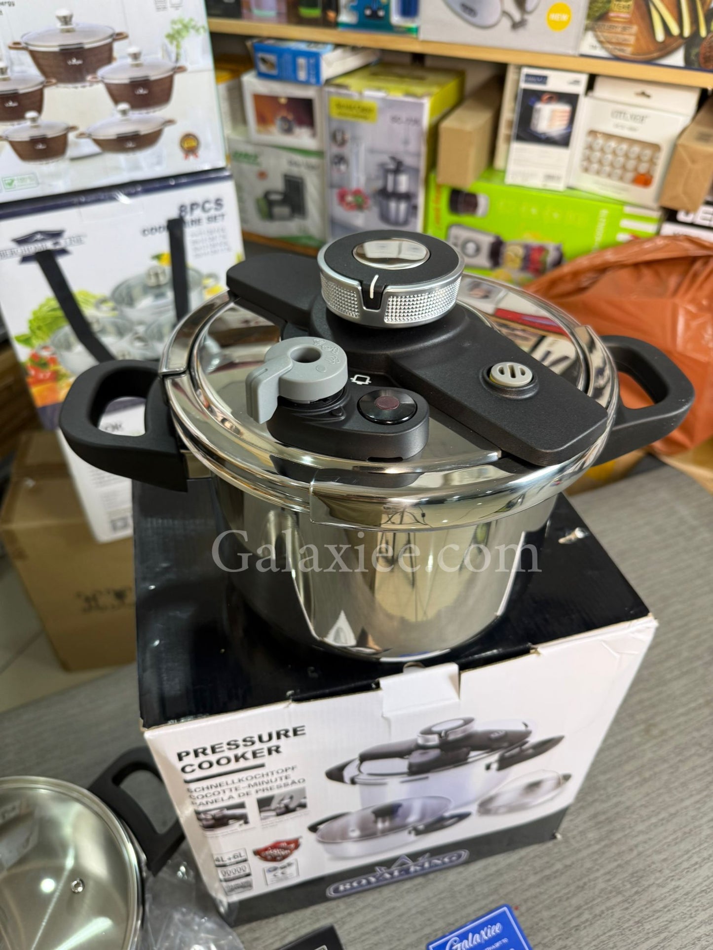 German Lot Royal King 2-in-1 Pressure Cooker 4 L + 6 L | 22 cm Stainless Steel - Buy Online Pakistan | Galaxiee.com