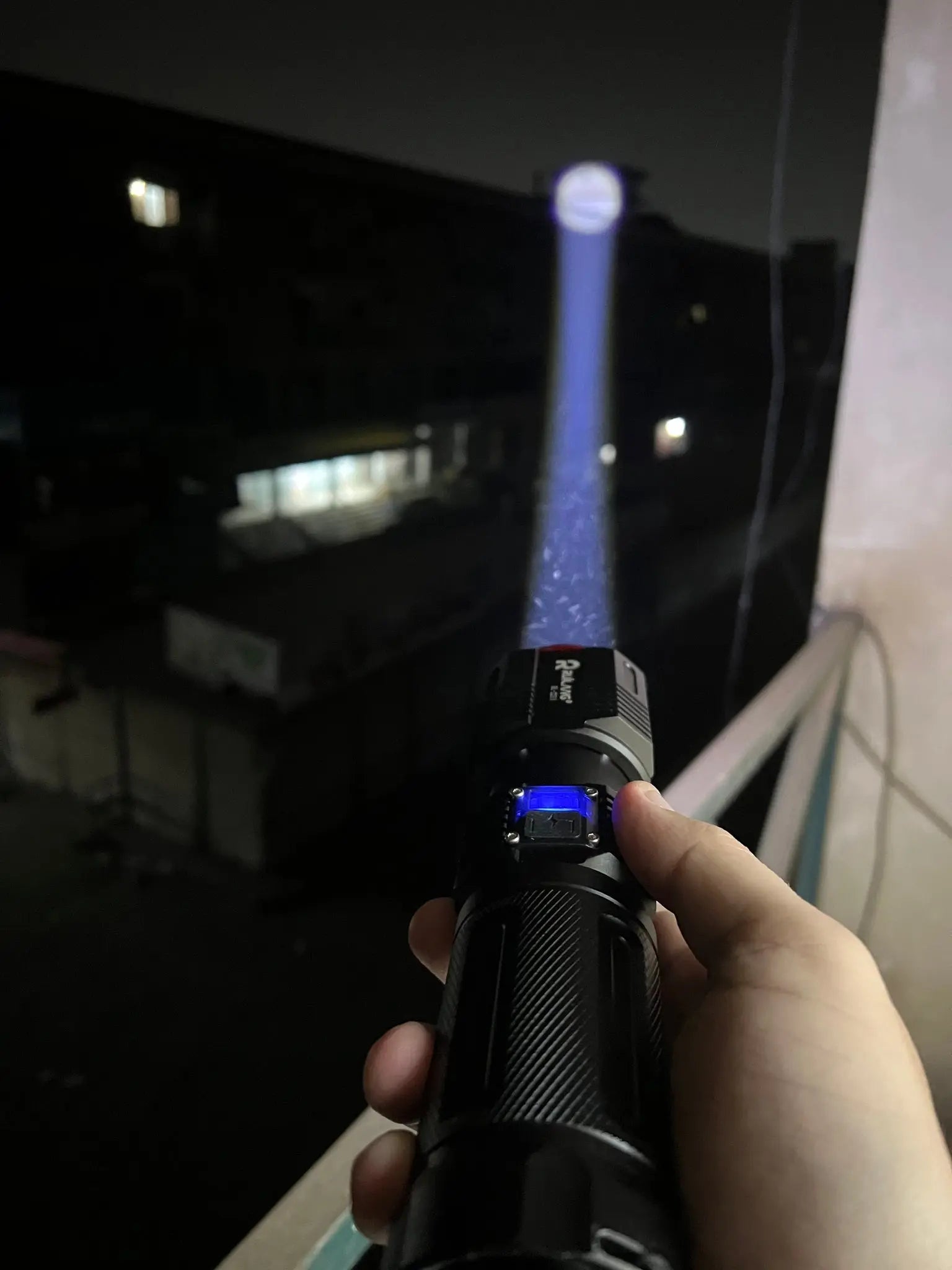 Heavy Duty DIGITAL  FLASH LIGHT (TORCH ) Lot Imported - Buy Online Pakistan | Galaxiee.com