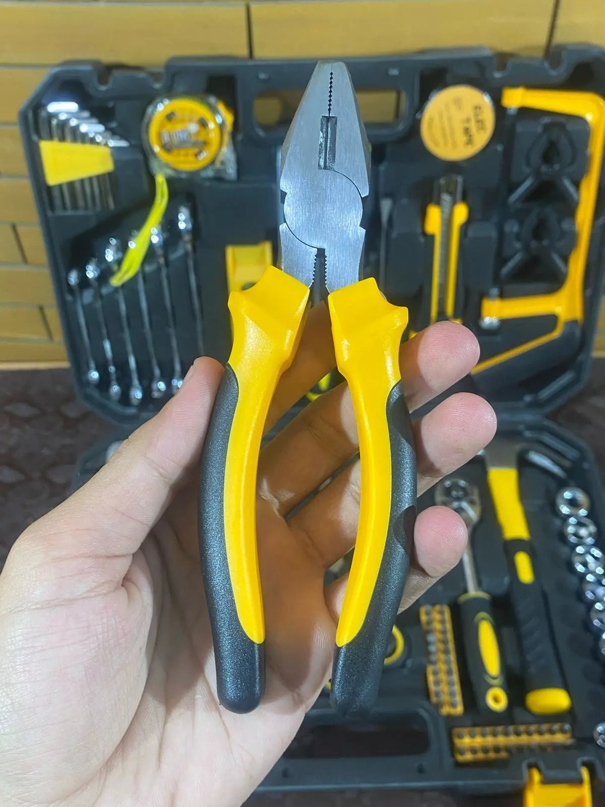 LOT IMPORTED 257 Pcs Tool Box Kit All in One - Galaxiee.com