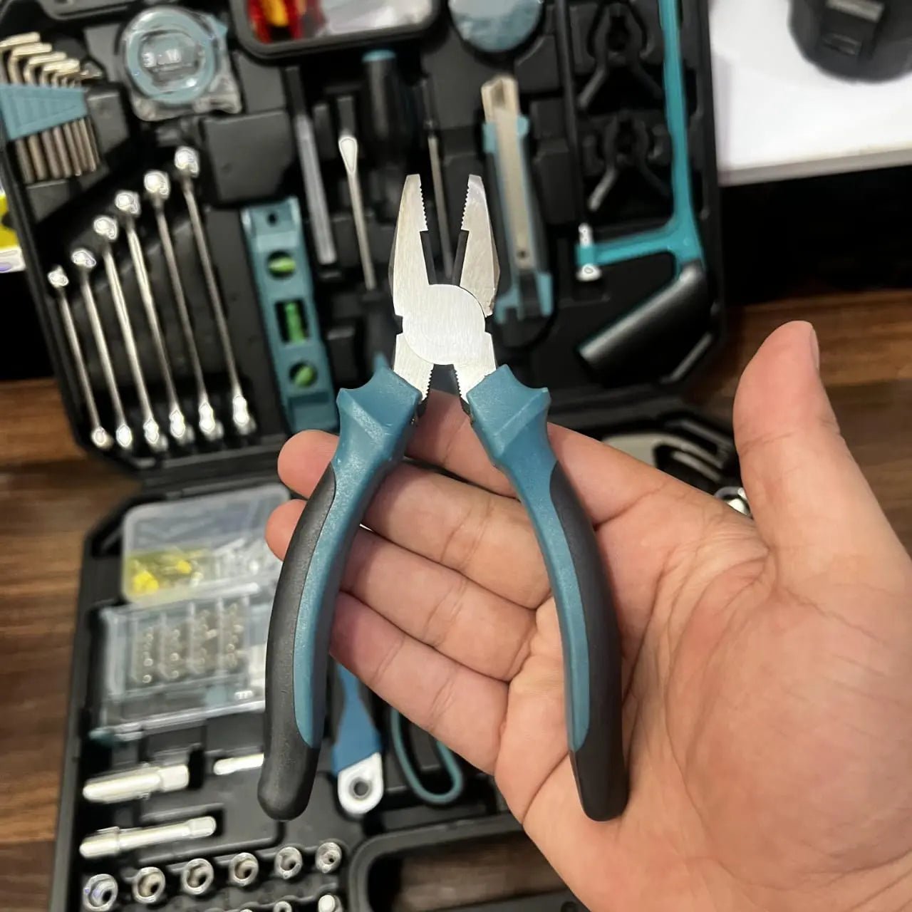LOT IMPORTED 257 Pcs Tool Box Kit All in One - Galaxiee.com