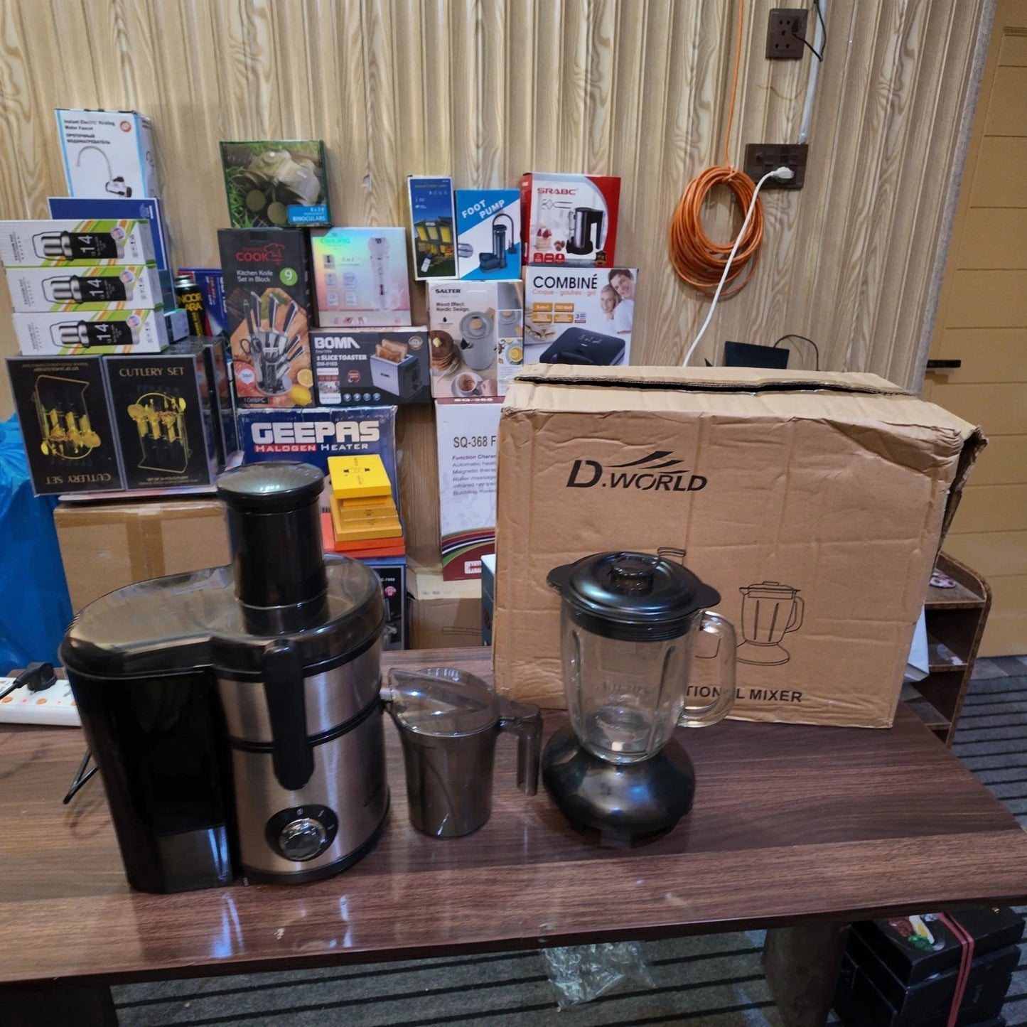 Lot Imported D.World Juice Extractor & Blender - Buy Online Pakistan | Galaxiee.com