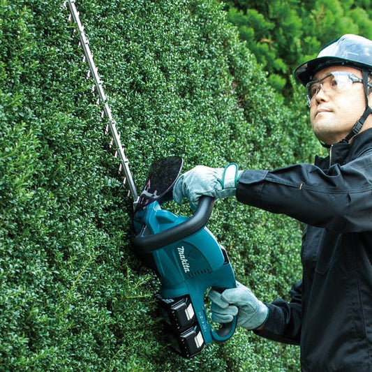 Makita Cordless Hedge Trimmer – 48V Battery, 52 cm Blade | Garden Tool - Buy Online Pakistan | Galaxiee.com