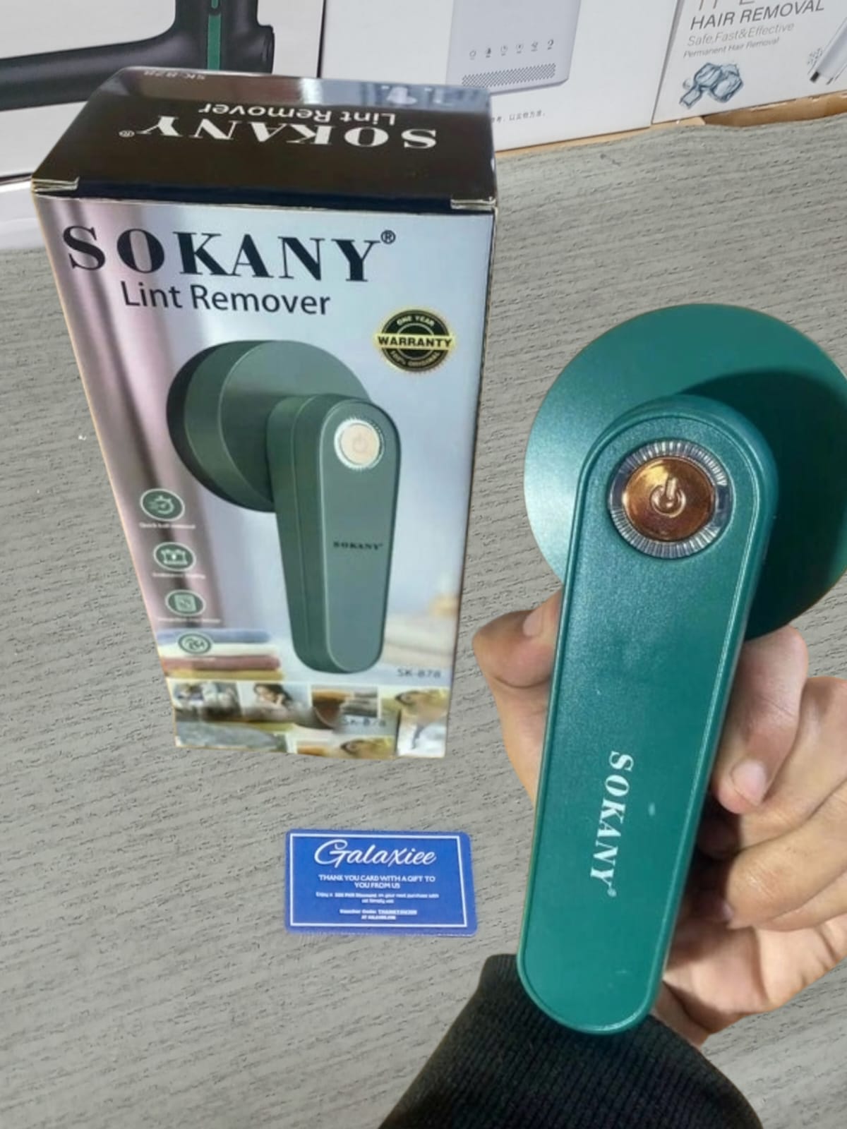 Rechargeable Fabric Shaver & Lint Remover | USB Charging | Safe Blade Design - Buy Online Pakistan | Galaxiee.com