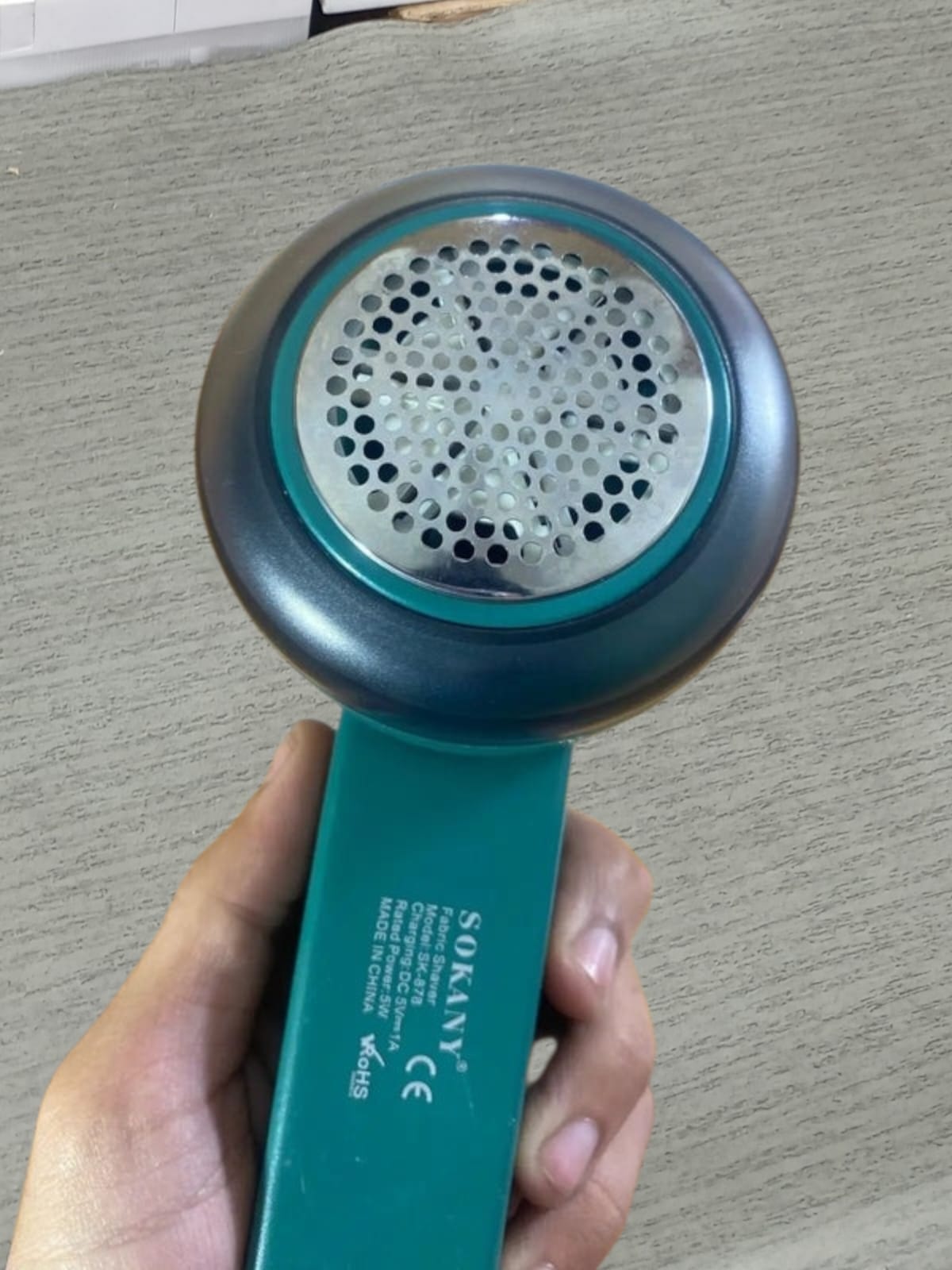 Rechargeable Fabric Shaver & Lint Remover | USB Charging | Safe Blade Design - Buy Online Pakistan | Galaxiee.com