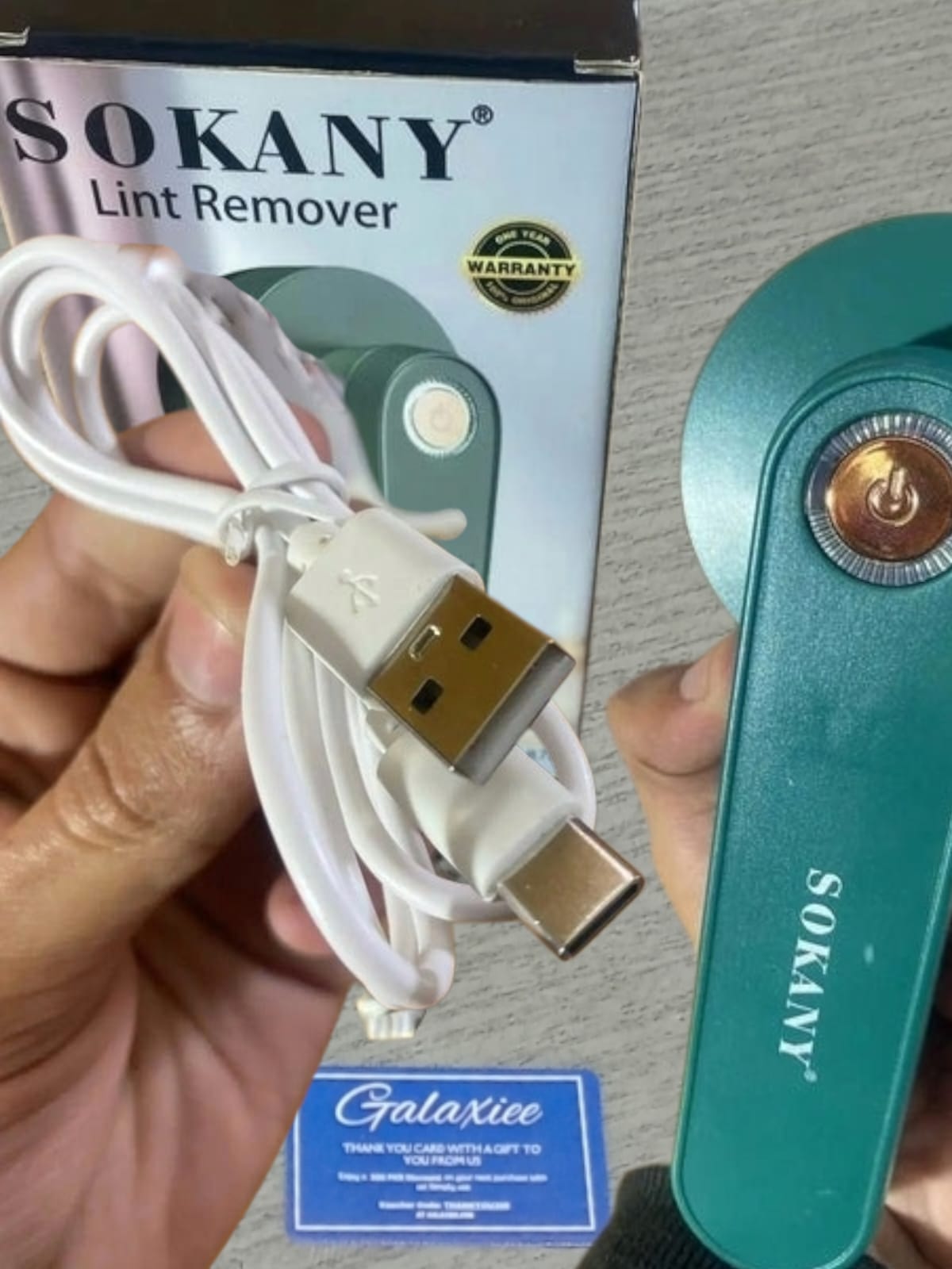 Rechargeable Fabric Shaver & Lint Remover | USB Charging | Safe Blade Design - Buy Online Pakistan | Galaxiee.com