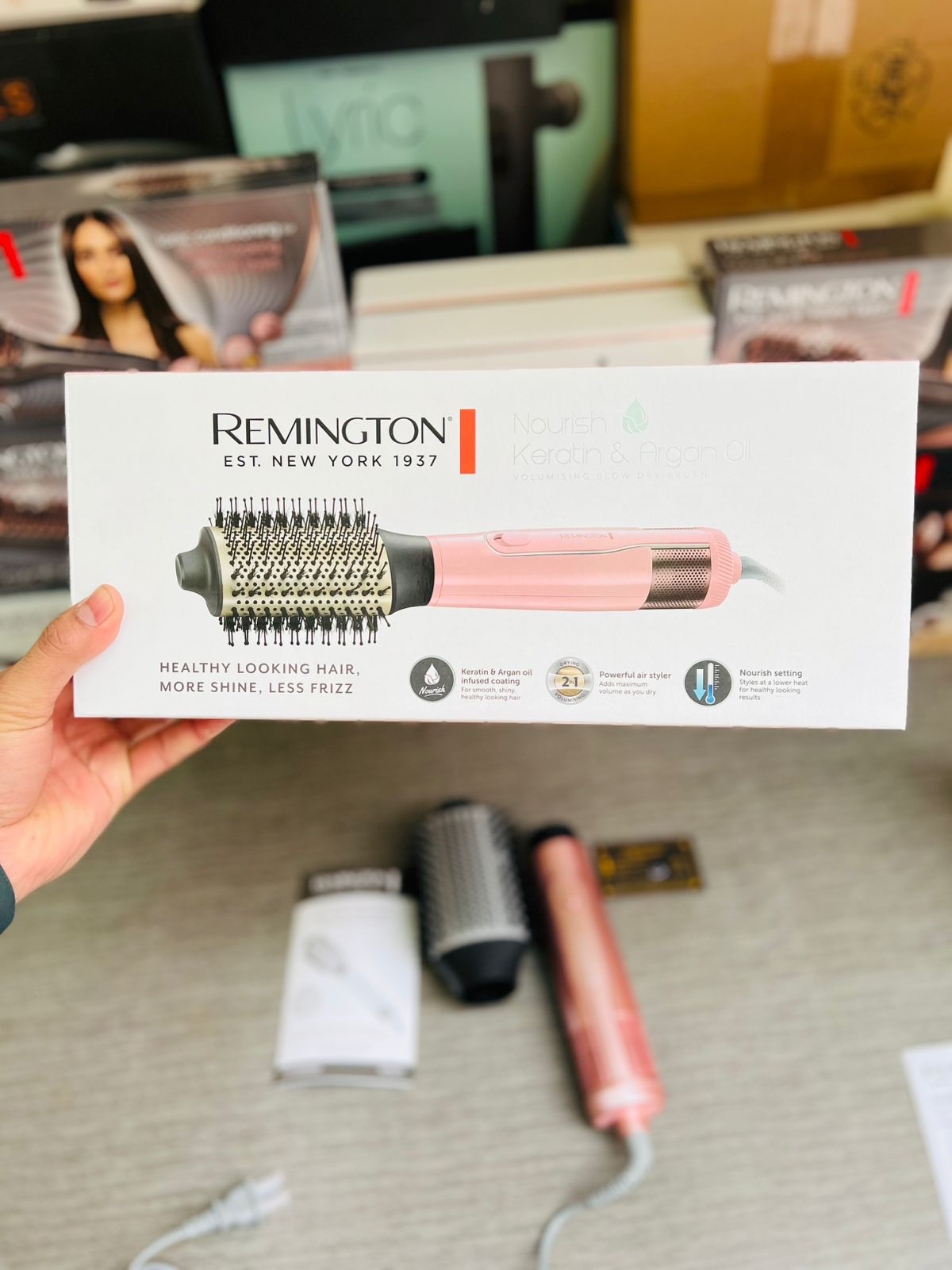 Remington 2 in 1 Nourish Keratin & Argan Oil Volumising Blow Dry Brush - Galaxiee.com