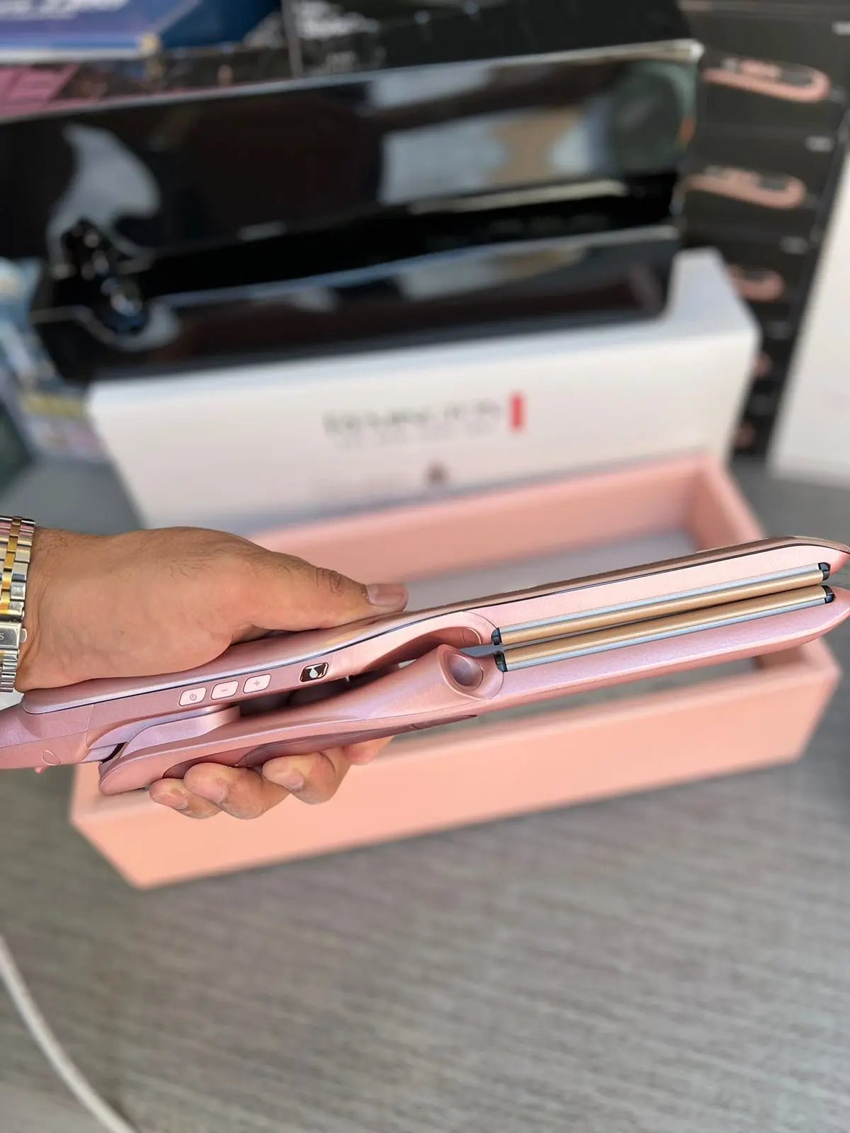 Remington HydraLuxe Pro Hair Straightener S9001  Ionic Ceramic Plates | Heat Protection - Buy Online Pakistan | Galaxiee.com