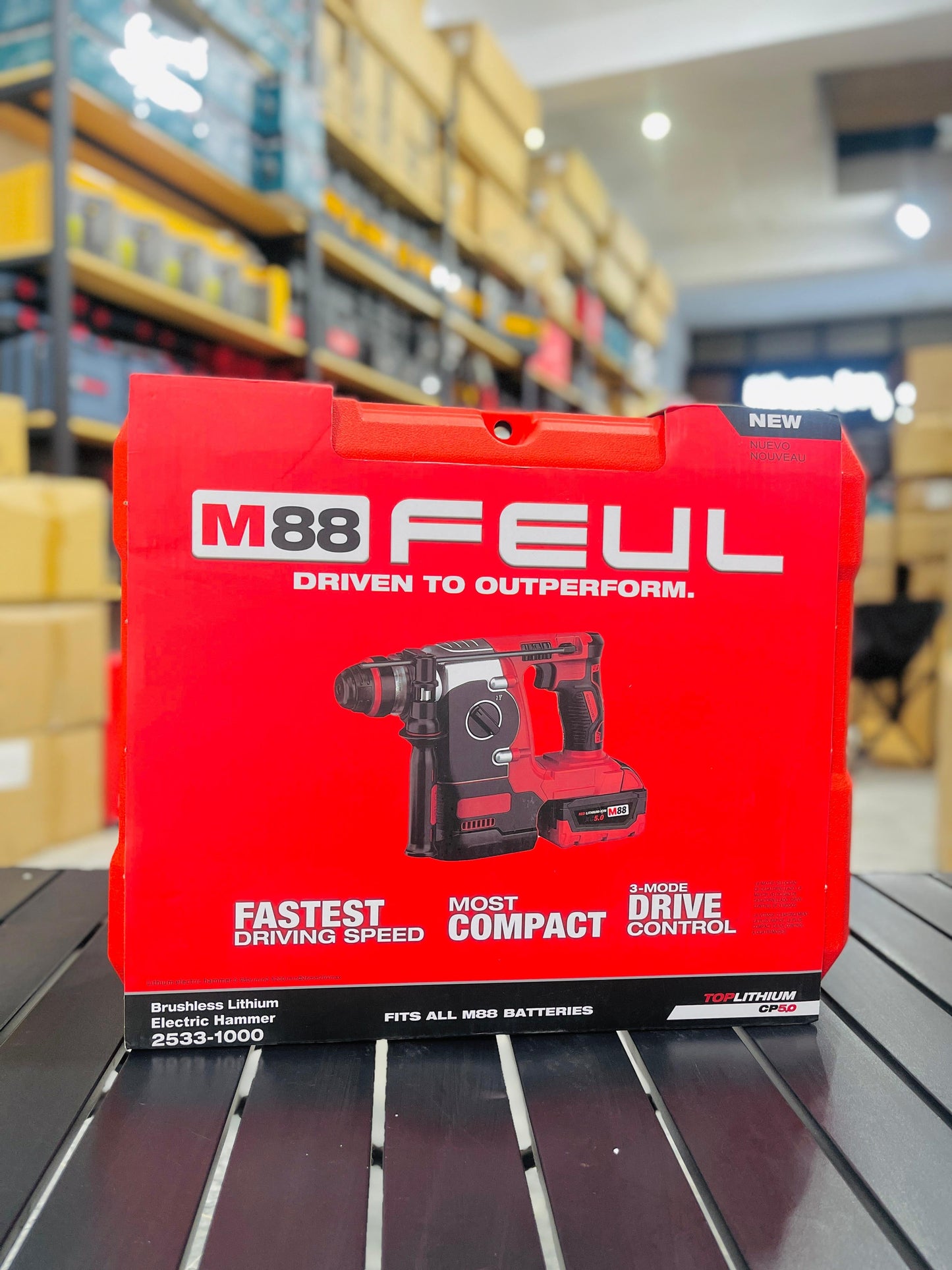 Milwaukee M88 Brushless Rotary Hammer Drill Kit