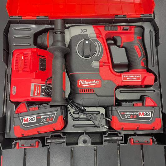 Milwaukee M88 Brushless Rotary Hammer Drill Kit