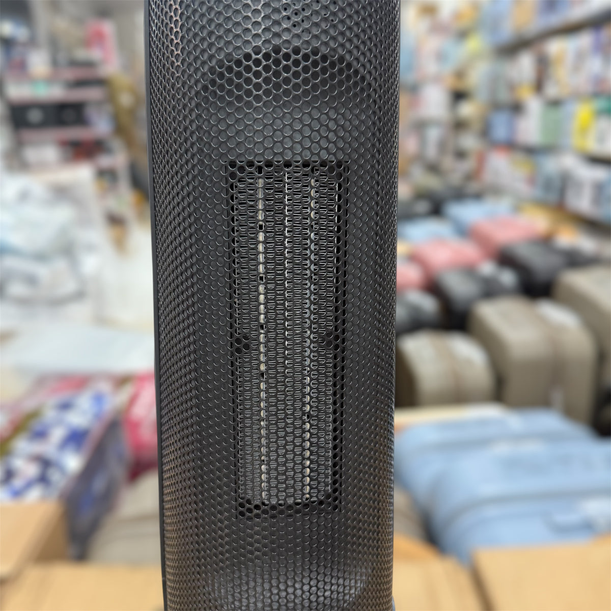 Amoi 3D Ceramic Heater with Humidifier – 1000/2000W, 3D Fire Display & Oscillating Comfort