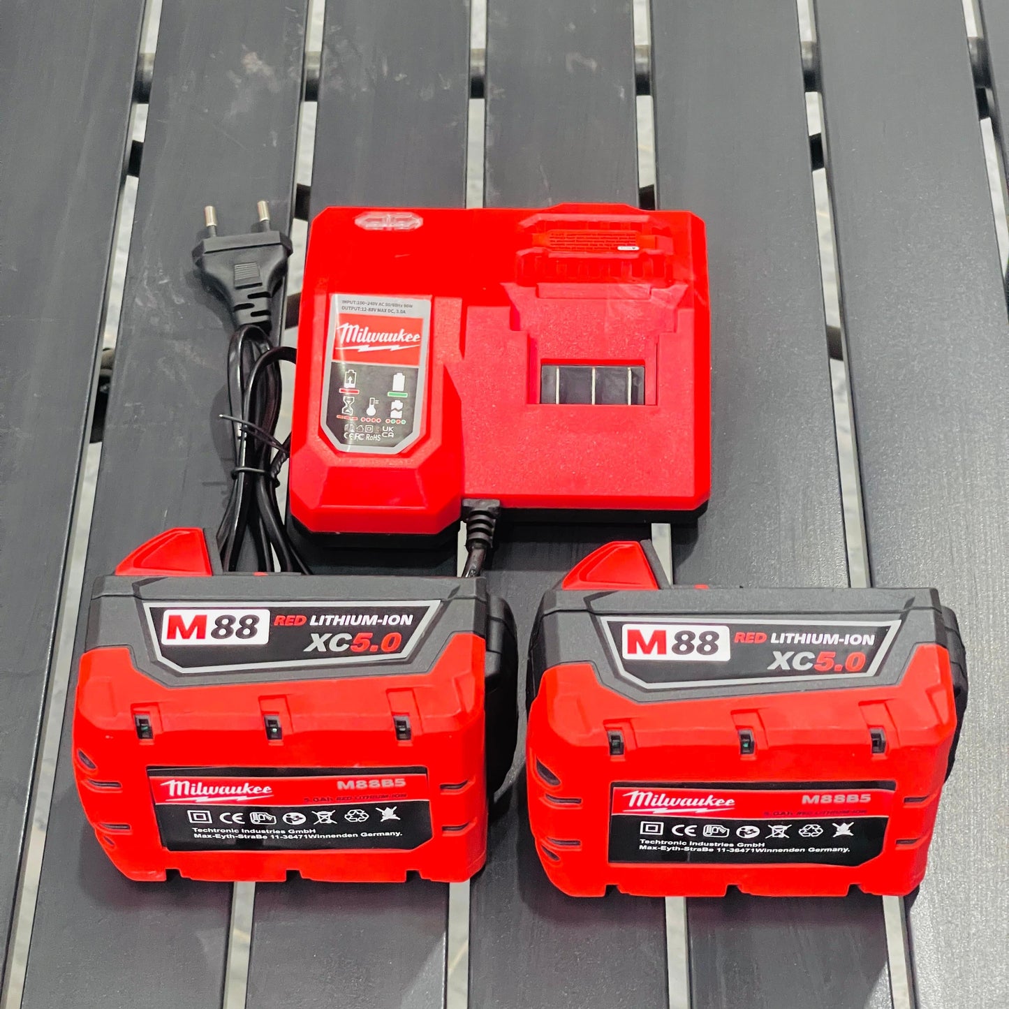 Milwaukee M88 Brushless Rotary Hammer Drill Kit