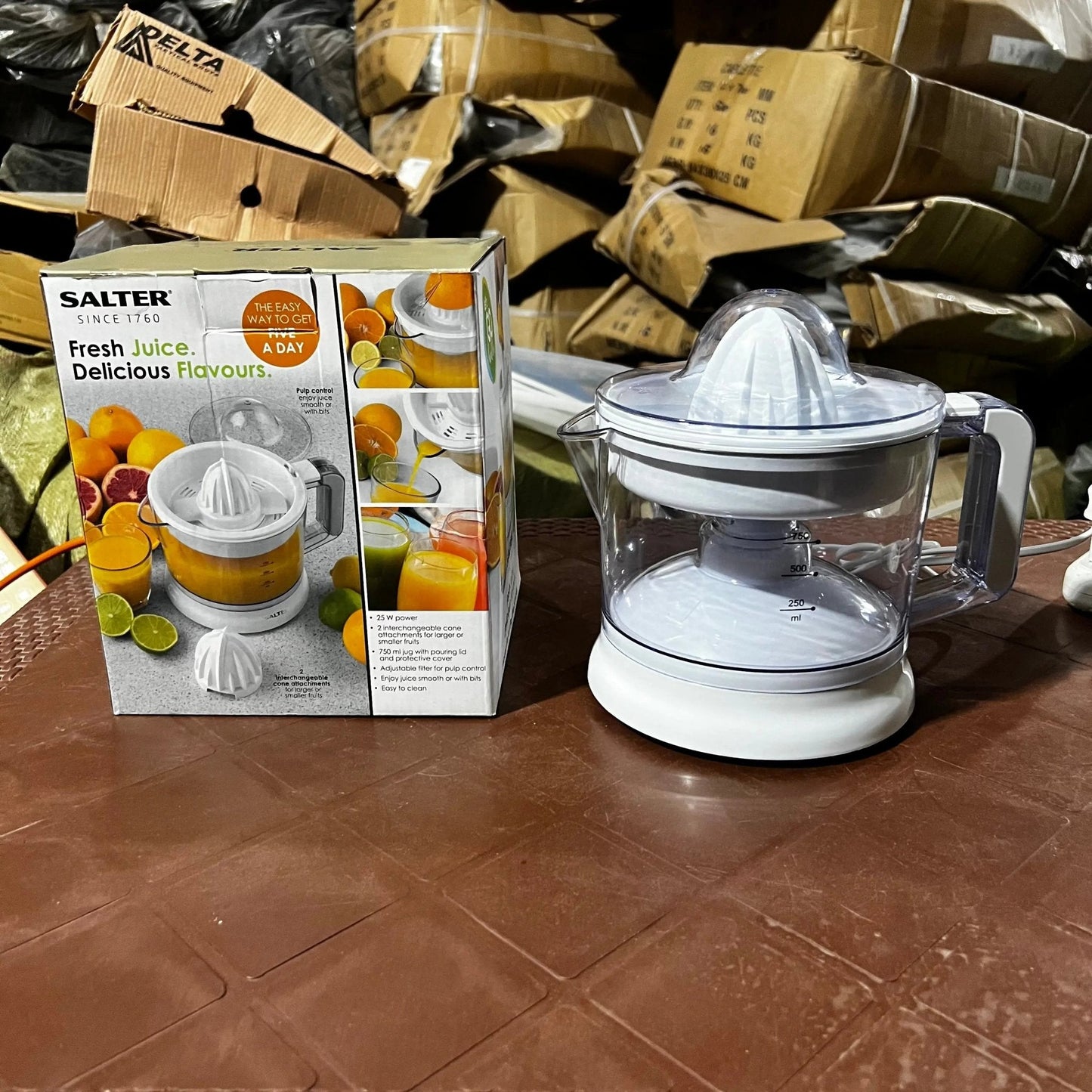 Salter Citrus Juicer - UK Lot Import - Galaxiee.com