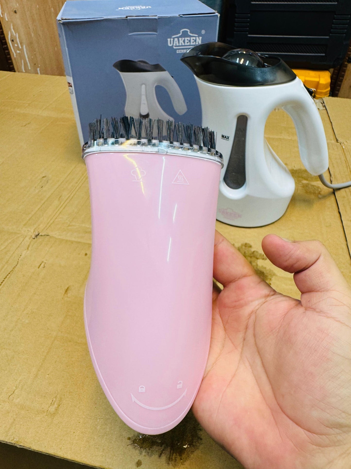 UAKEEN 2-in-1 Electric Kettle & Handy Garment Steamer | Fast Heating | Portable Design - Buy Online Pakistan | Galaxiee.com