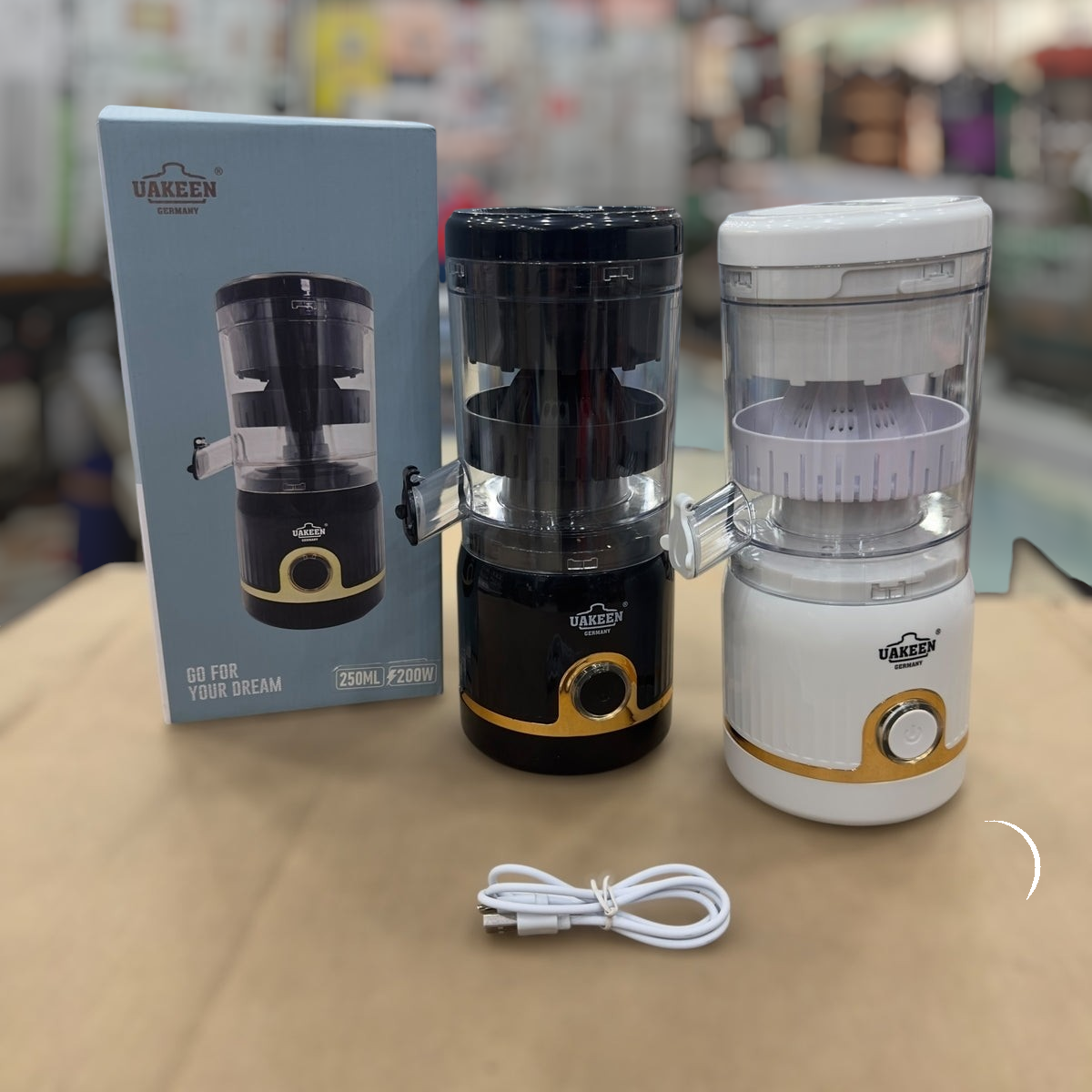 UAKEEN Rechargeable Citrus Juicer ZL-2211A / ZL-2211B – 250ml Portable Electric Orange J - Buy Online Pakistan | Galaxiee.com
